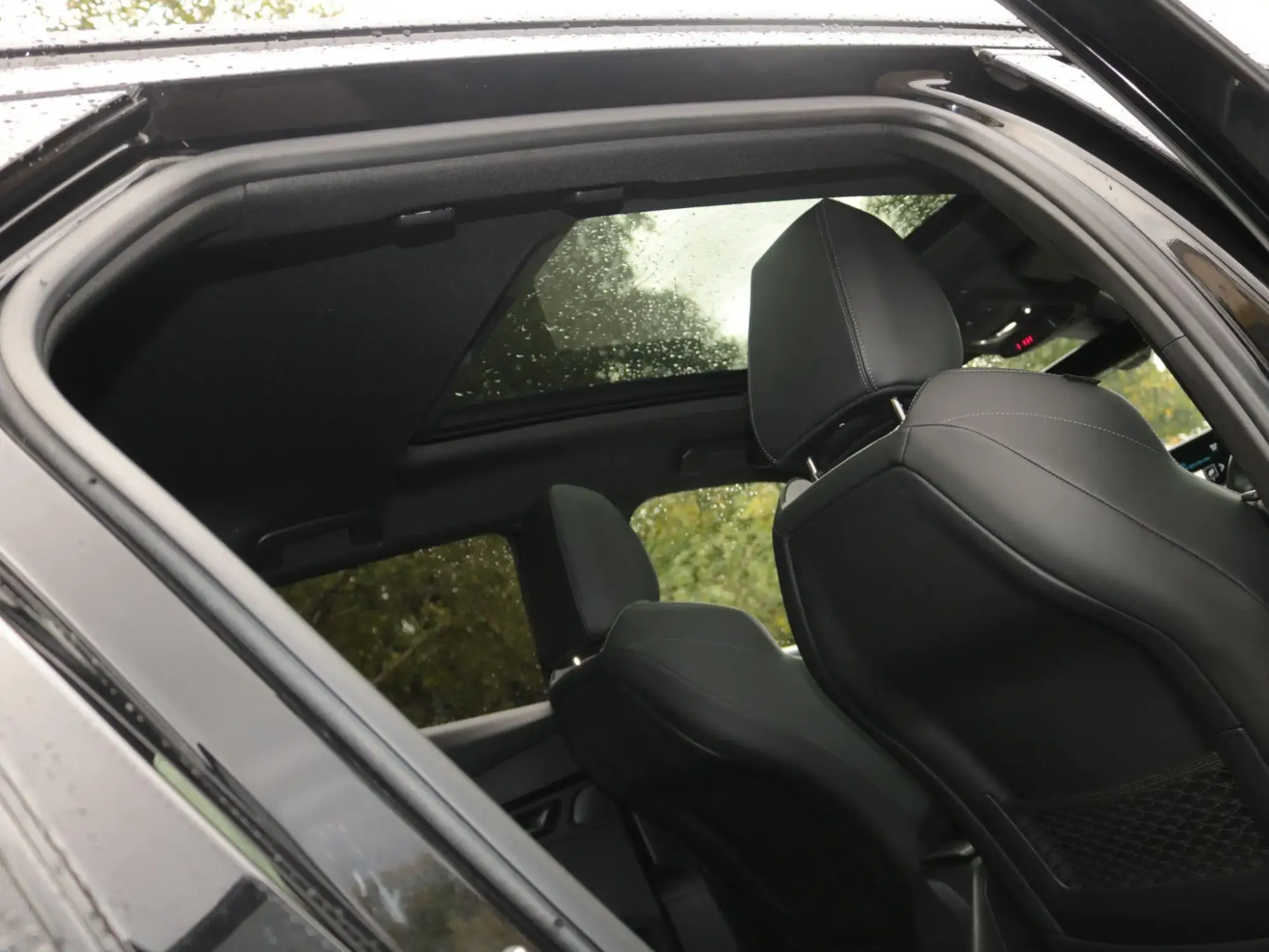 Peugeot E-2008 Image 28