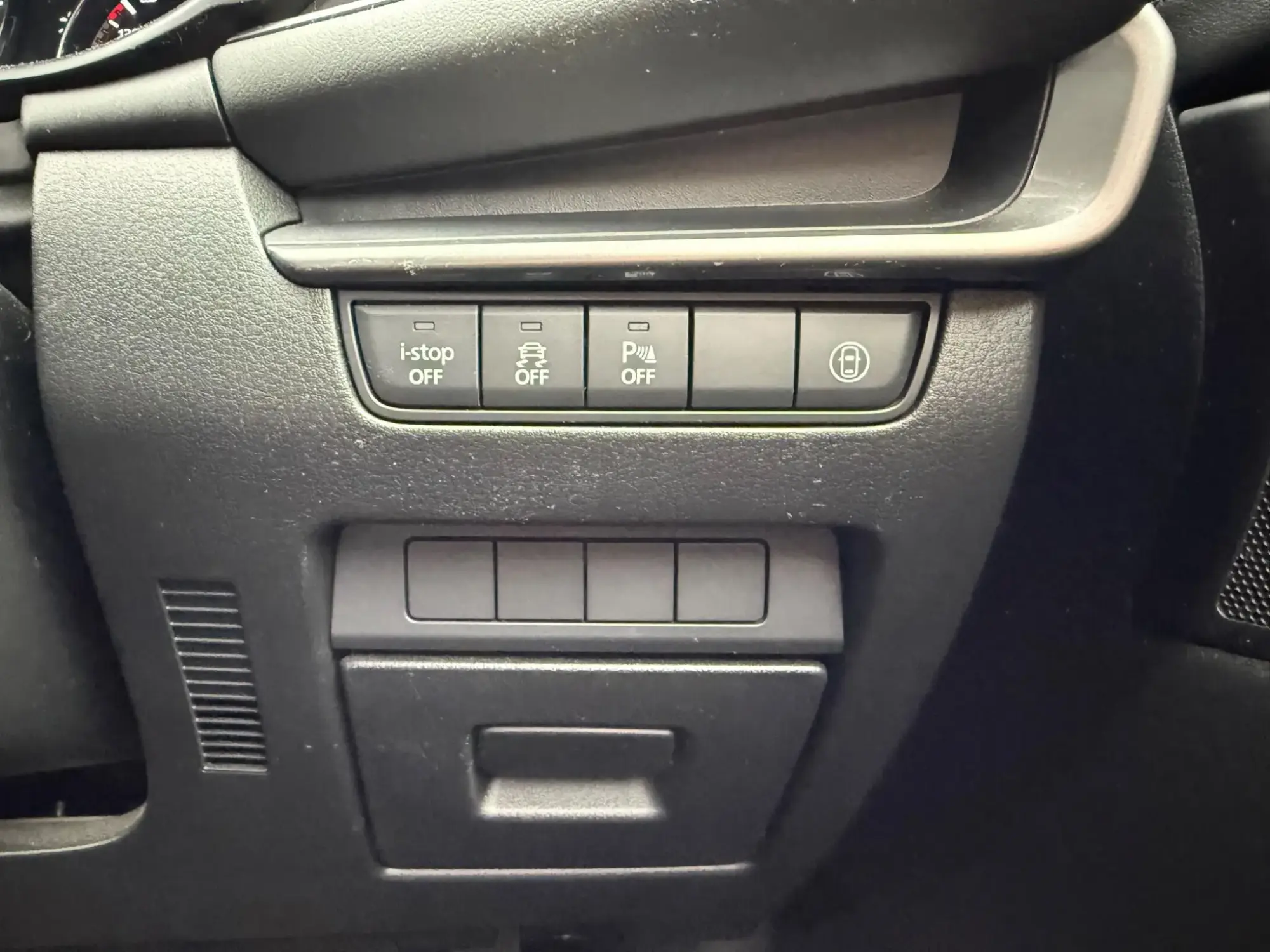 Mazda3 Image 32 Mazda3 Image 32