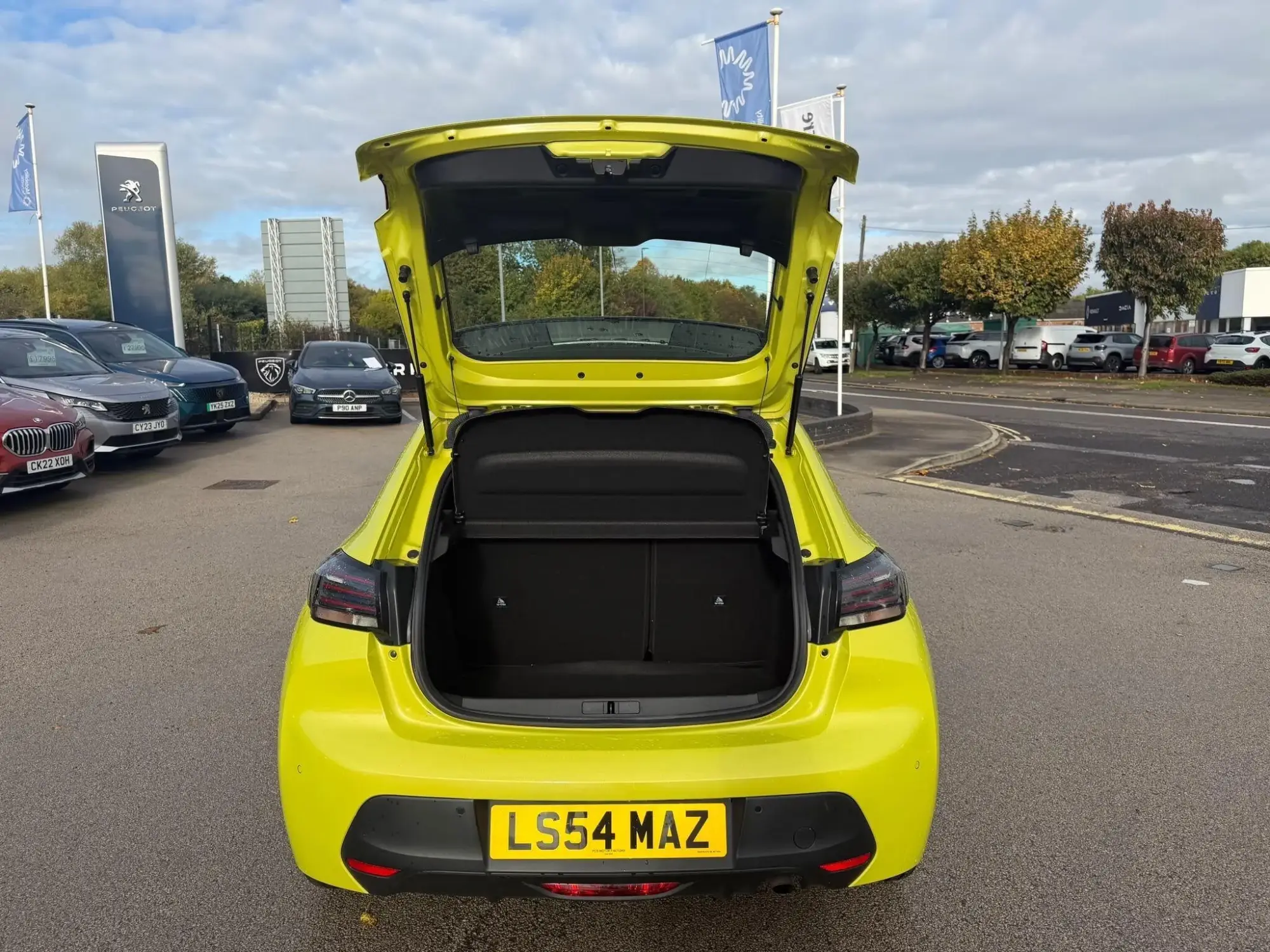 Peugeot 208 Image 9