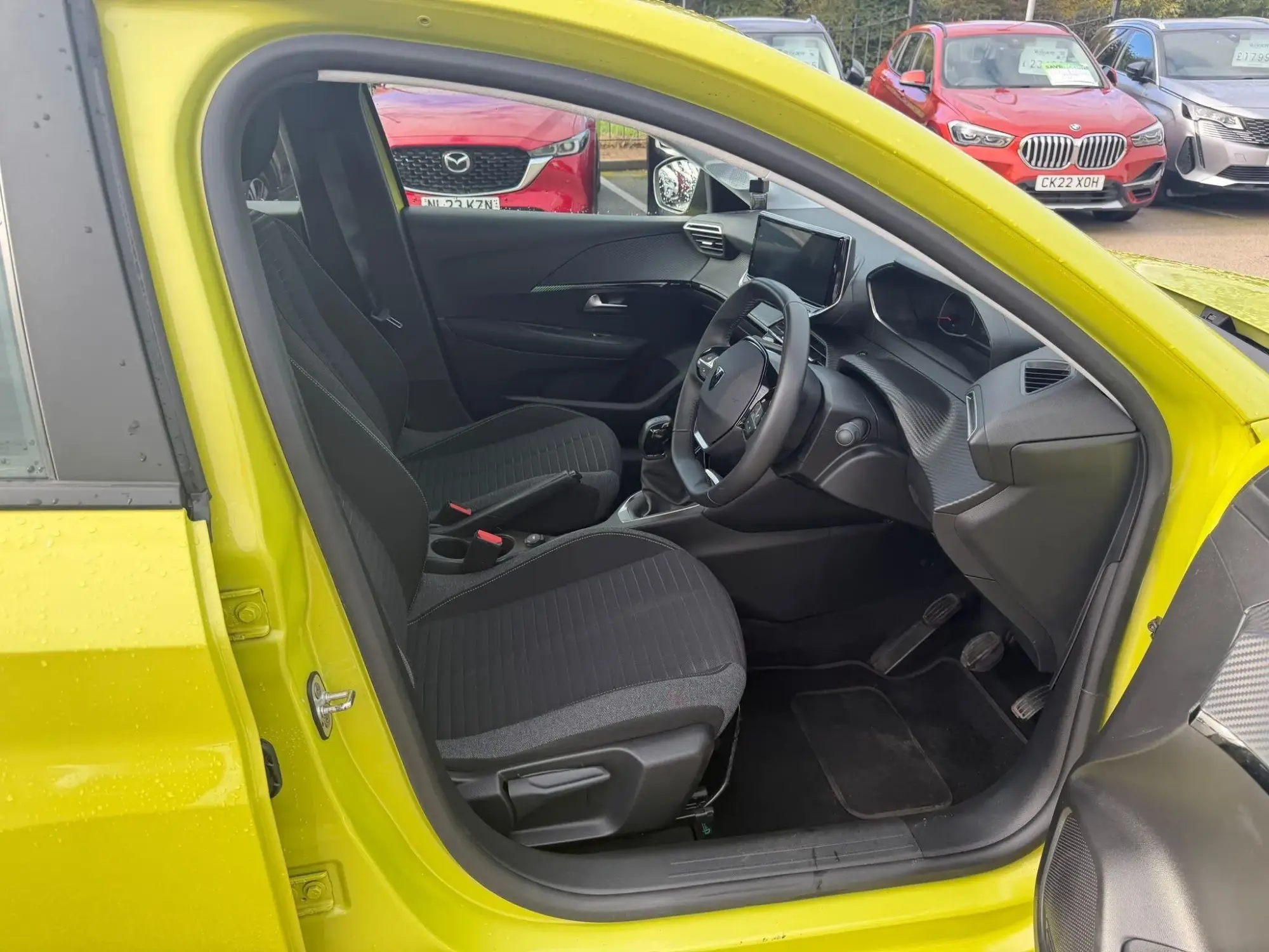 Peugeot 208 Image 13
