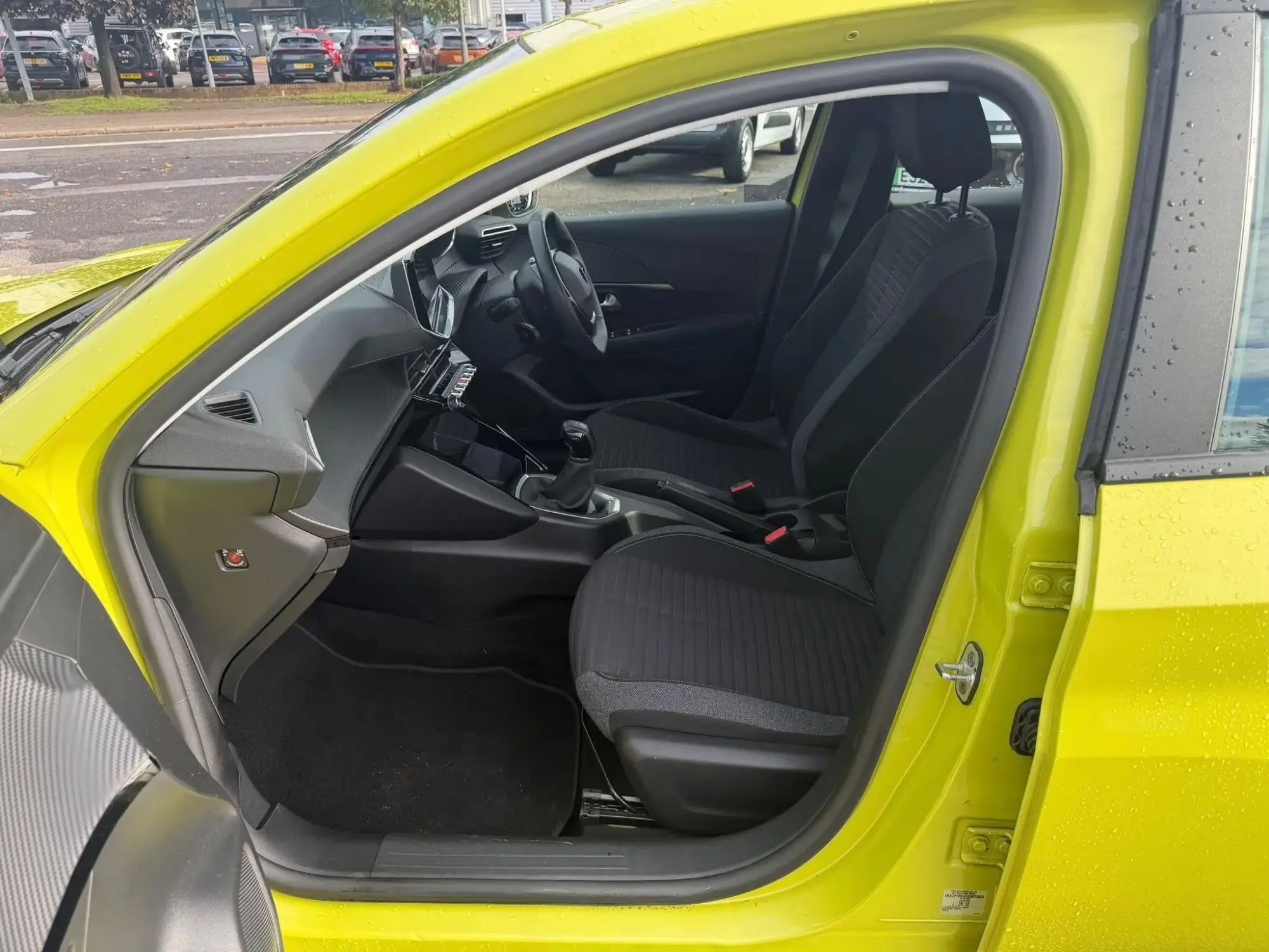 Peugeot 208 Image 14