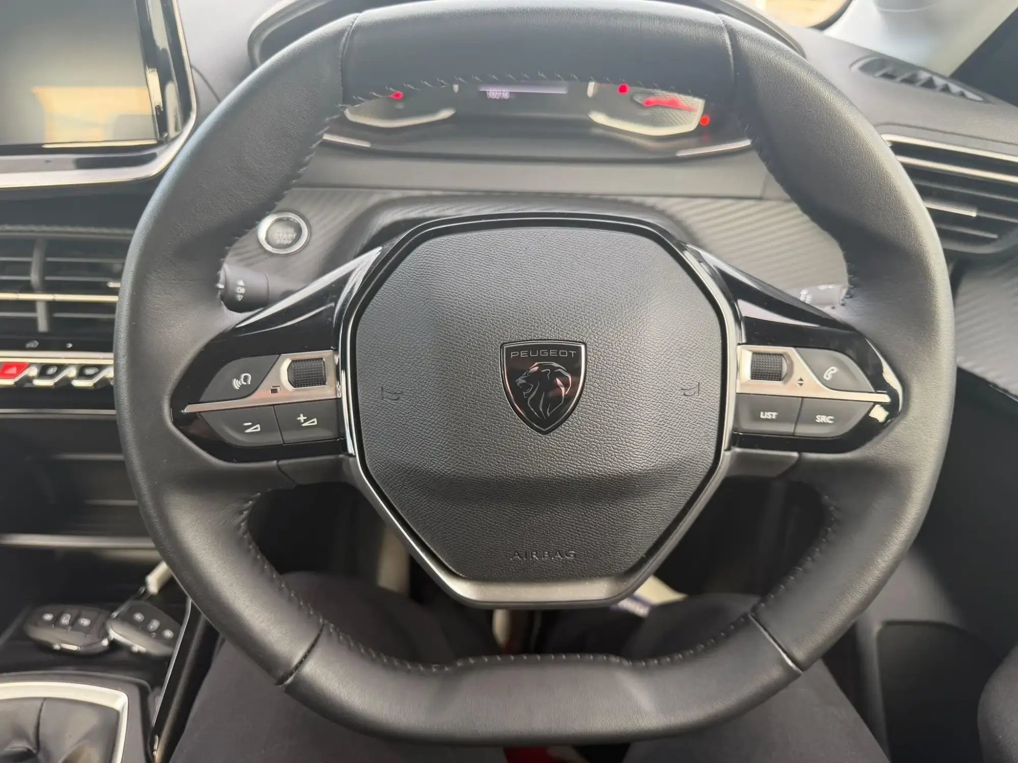 Peugeot 208 Image 17