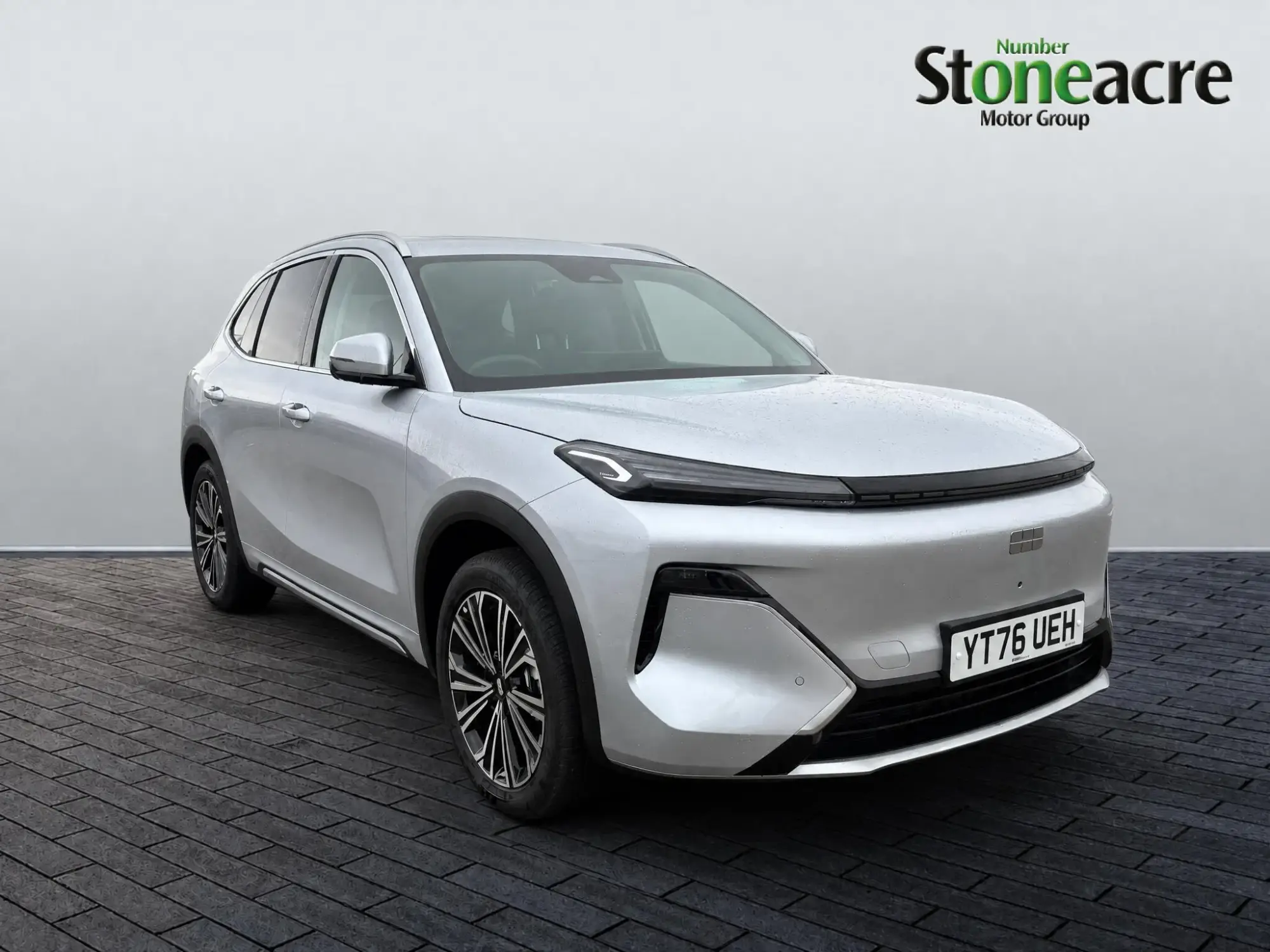 Geely Starray EM-i 1.5 EM-i 18.4kWh Max Auto Euro 6 (s/s) 5dr YT76UEH Image 1