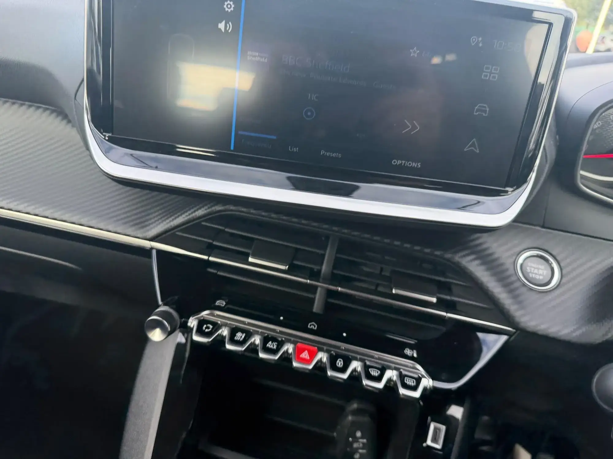 Peugeot 208 Image 22