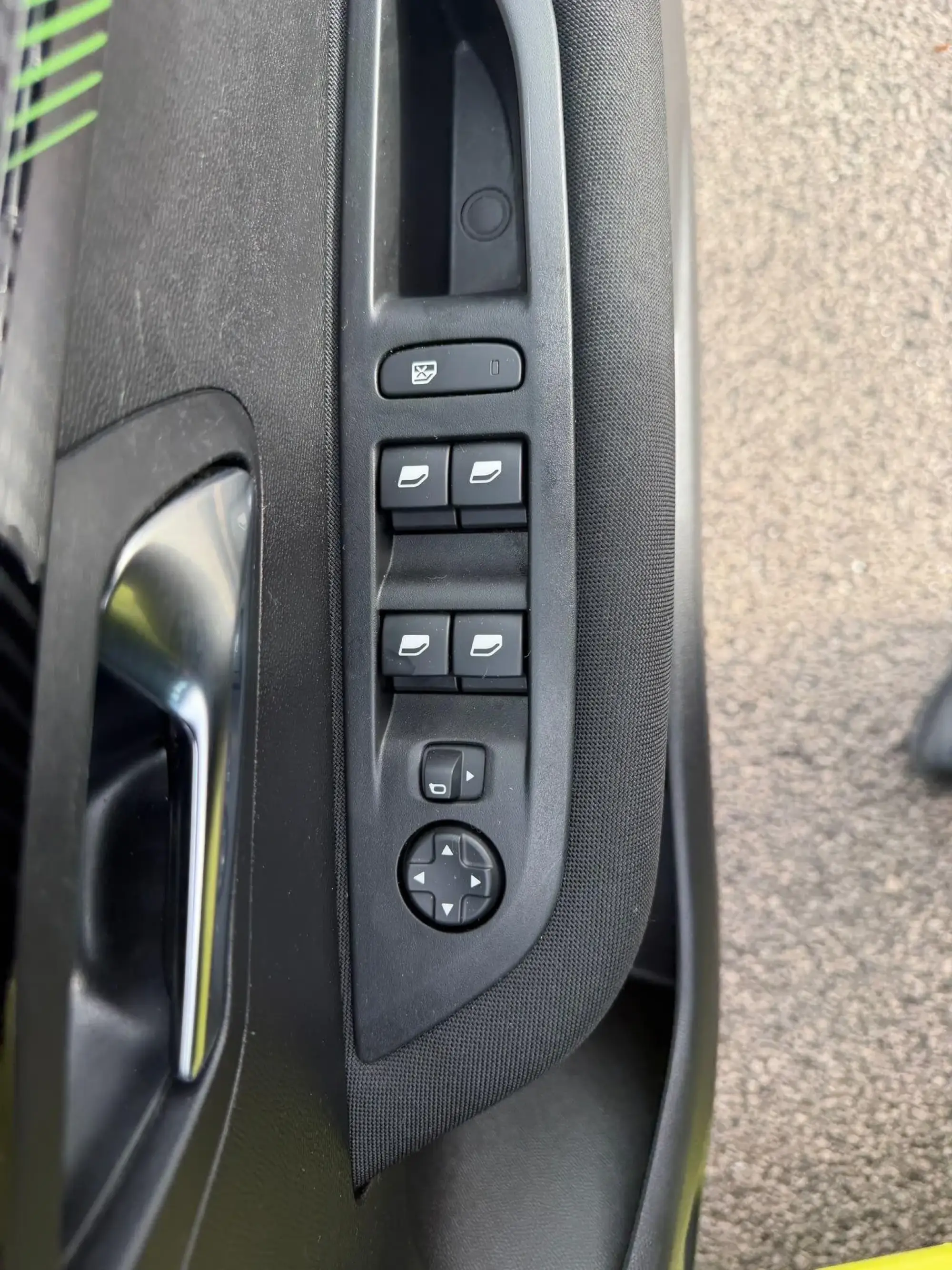 Peugeot 208 Image 33