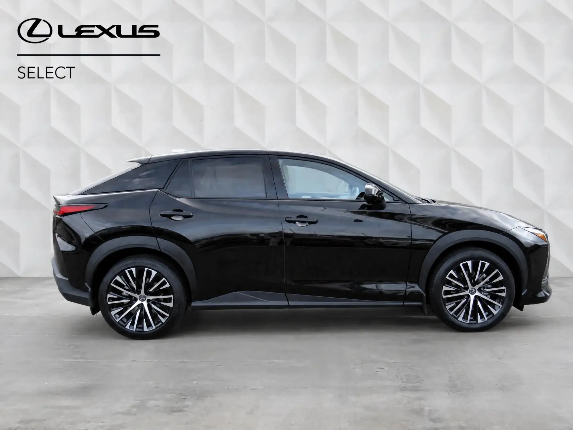 Lexus RZ Image 2