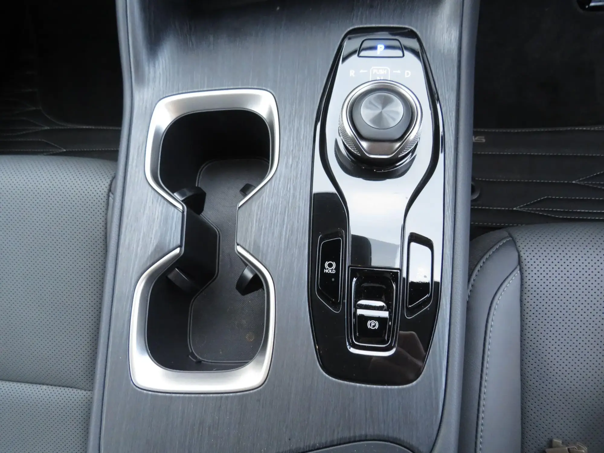 Lexus RZ Image 16