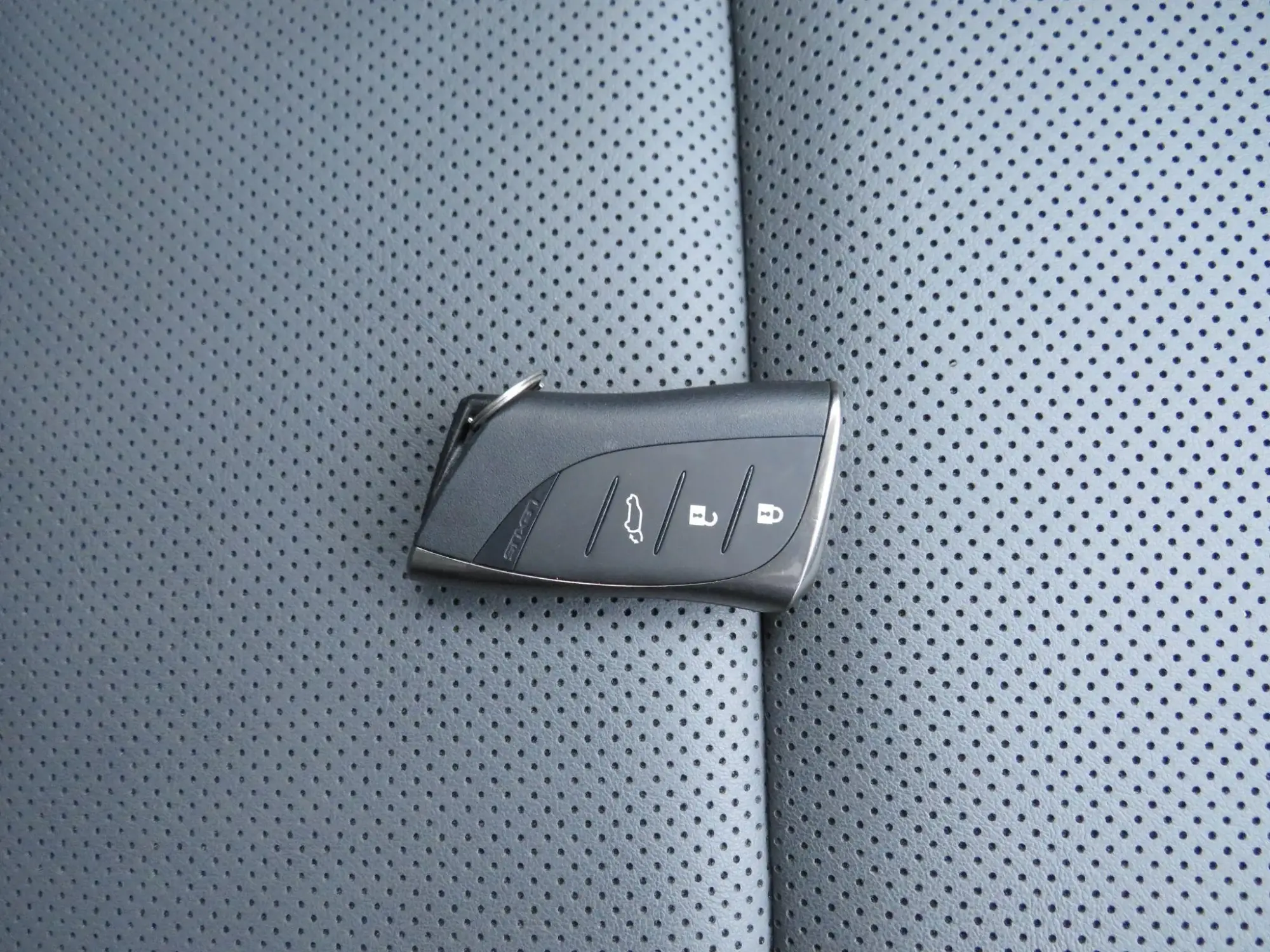 Lexus RZ Image 19