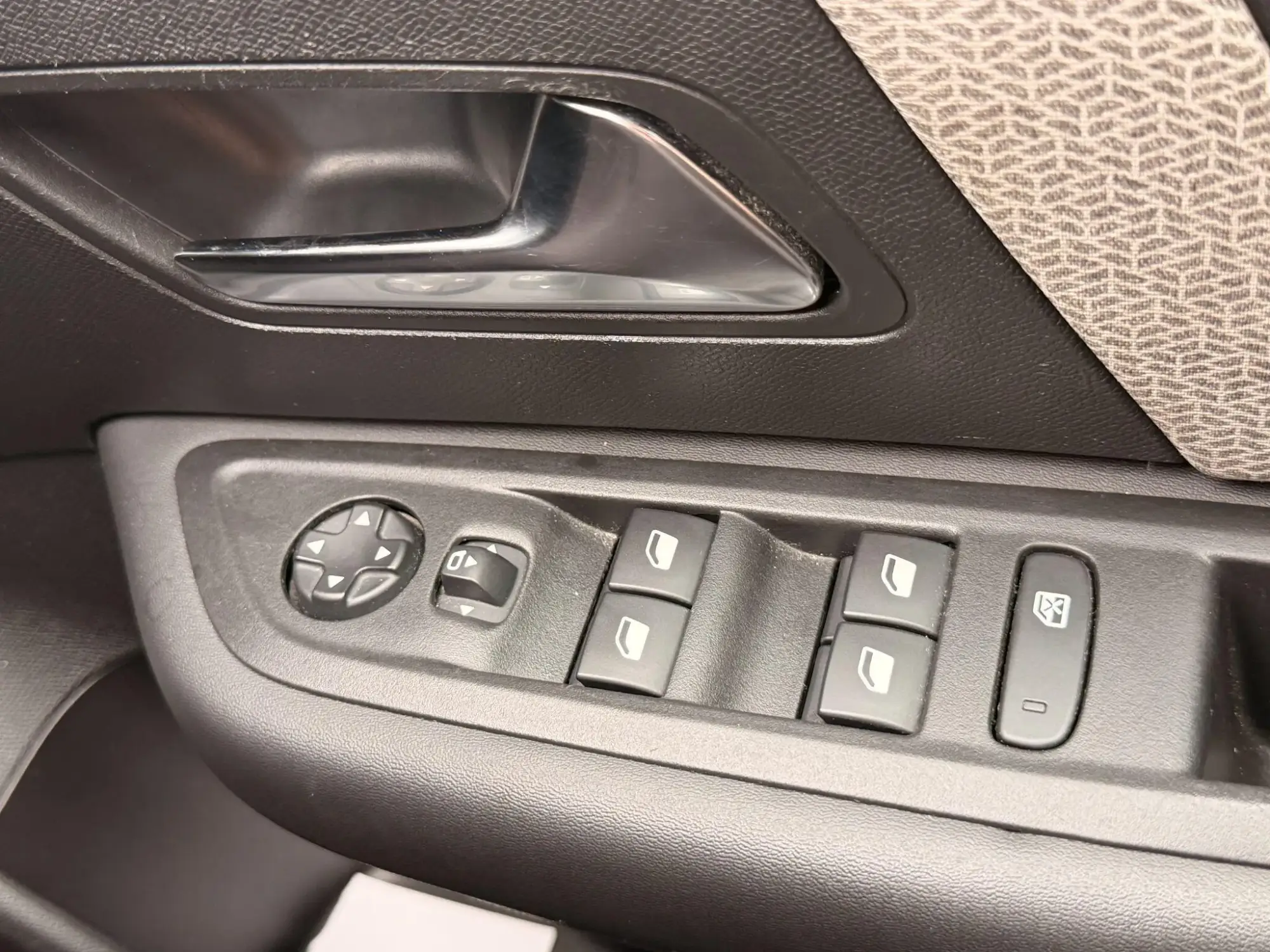 Citroen C4 Image 25 Citroen C4 Image 25