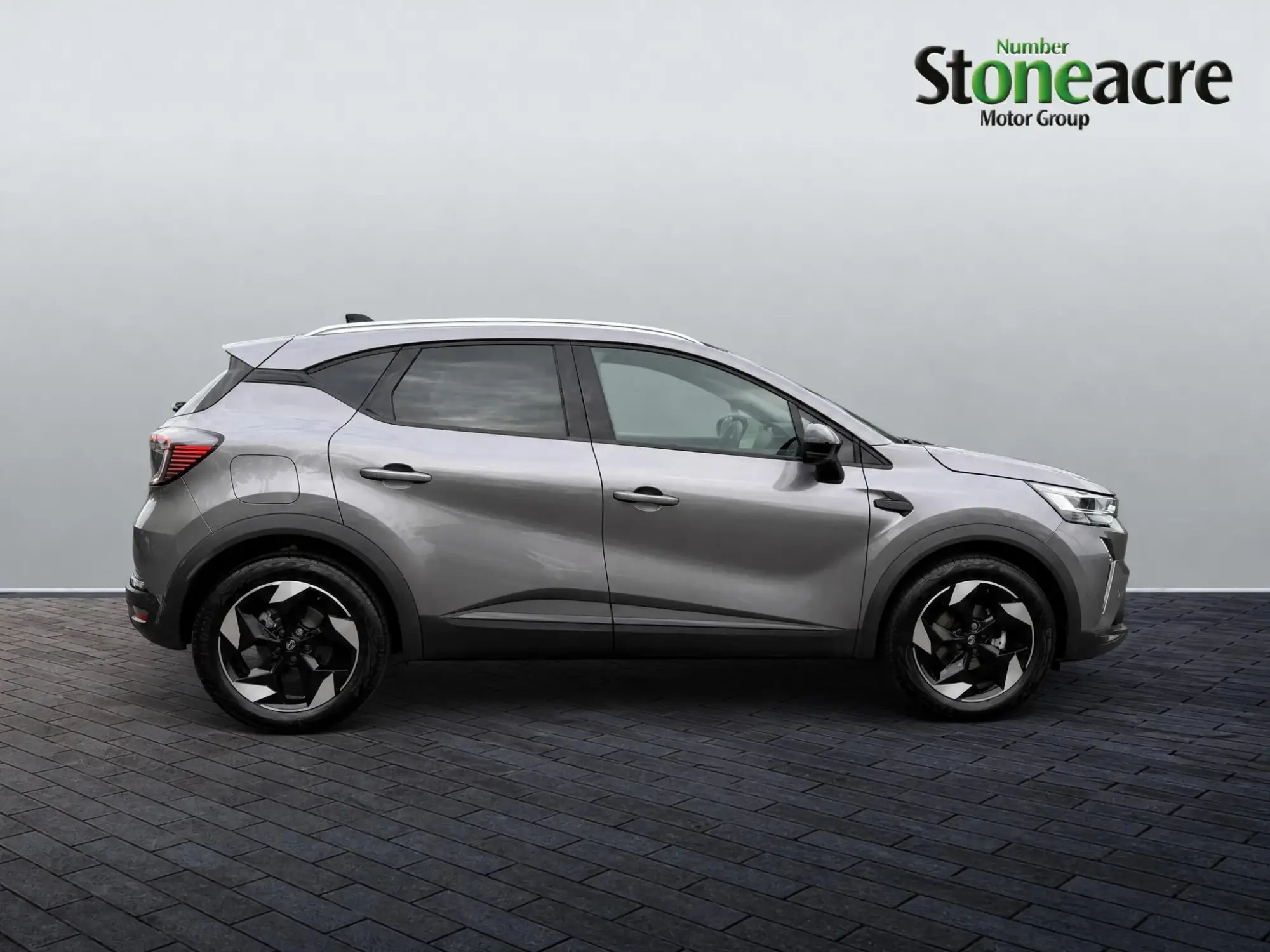 Renault Captur 1.2 TCe techno Euro 6 (s/s) 5dr HV26KXR Image 2 Renault Captur 1.2 TCe techno Euro 6 (s/s) 5dr HV26KXR Image 2