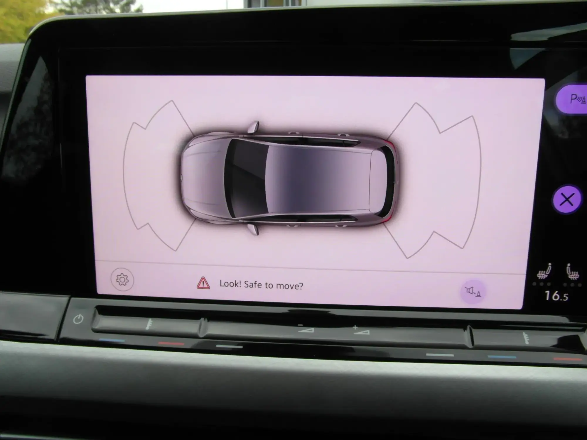 Volkswagen Golf Image 24