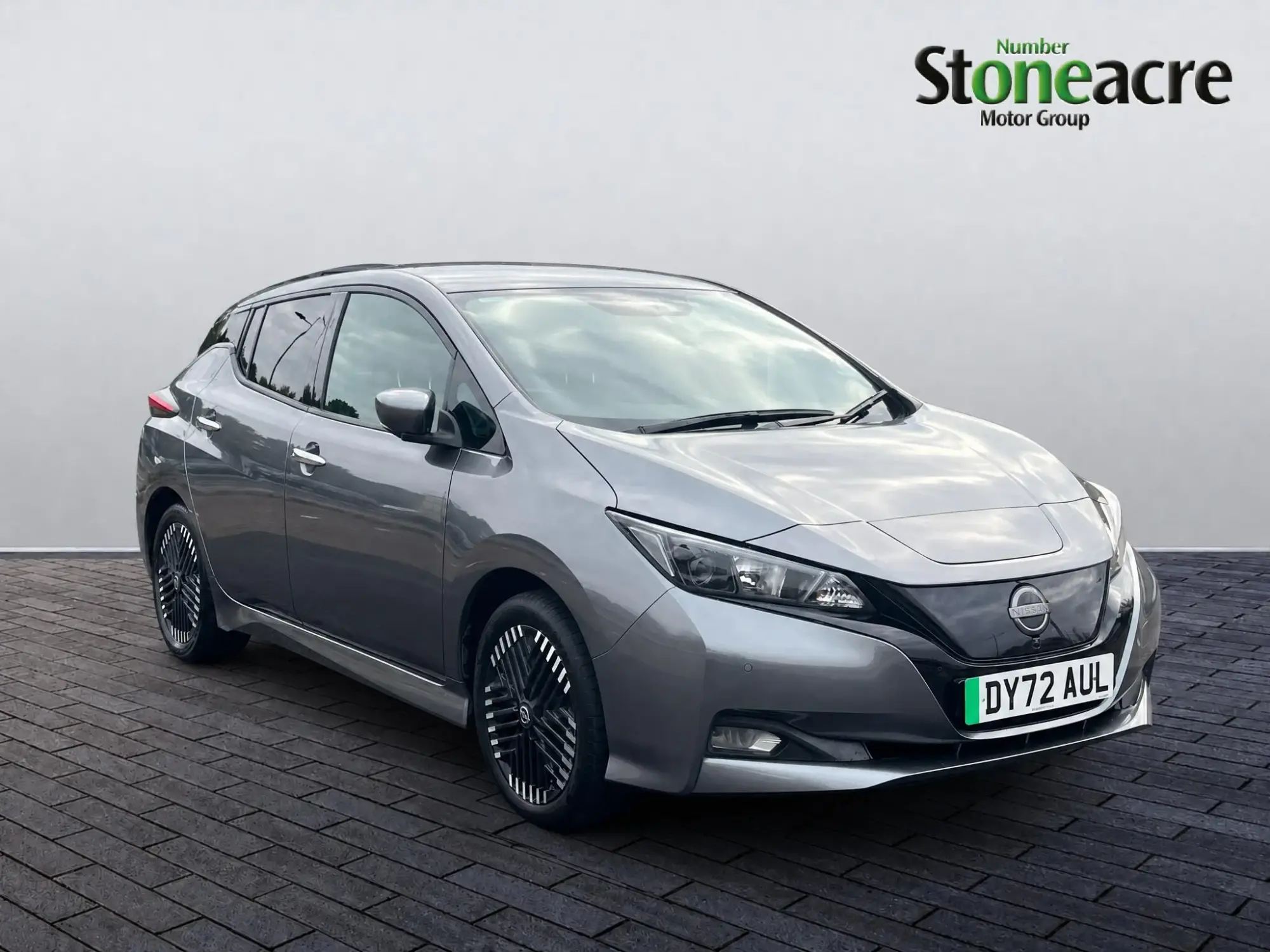 Nissan LEAF Image 1