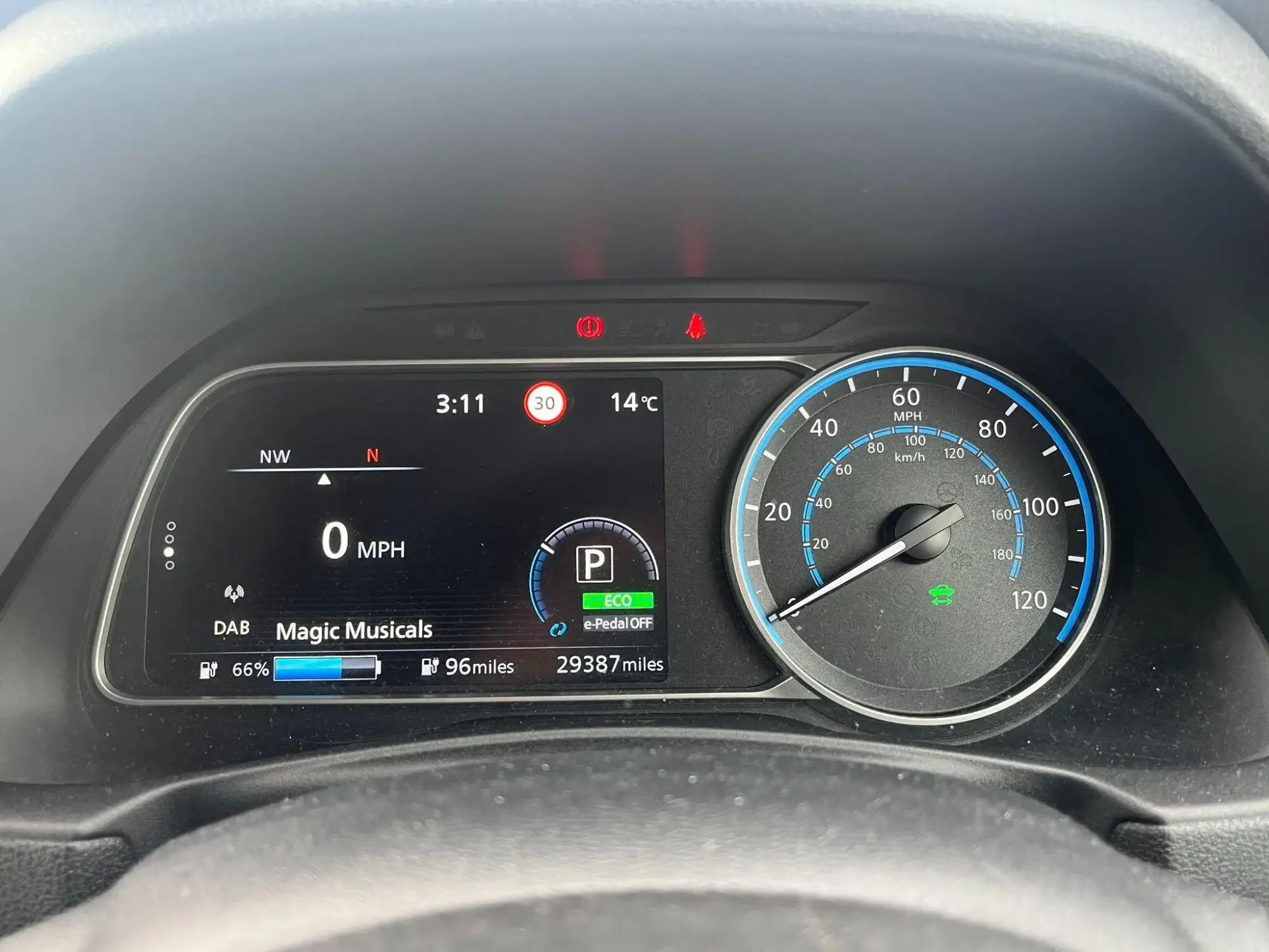 Nissan LEAF Image 21