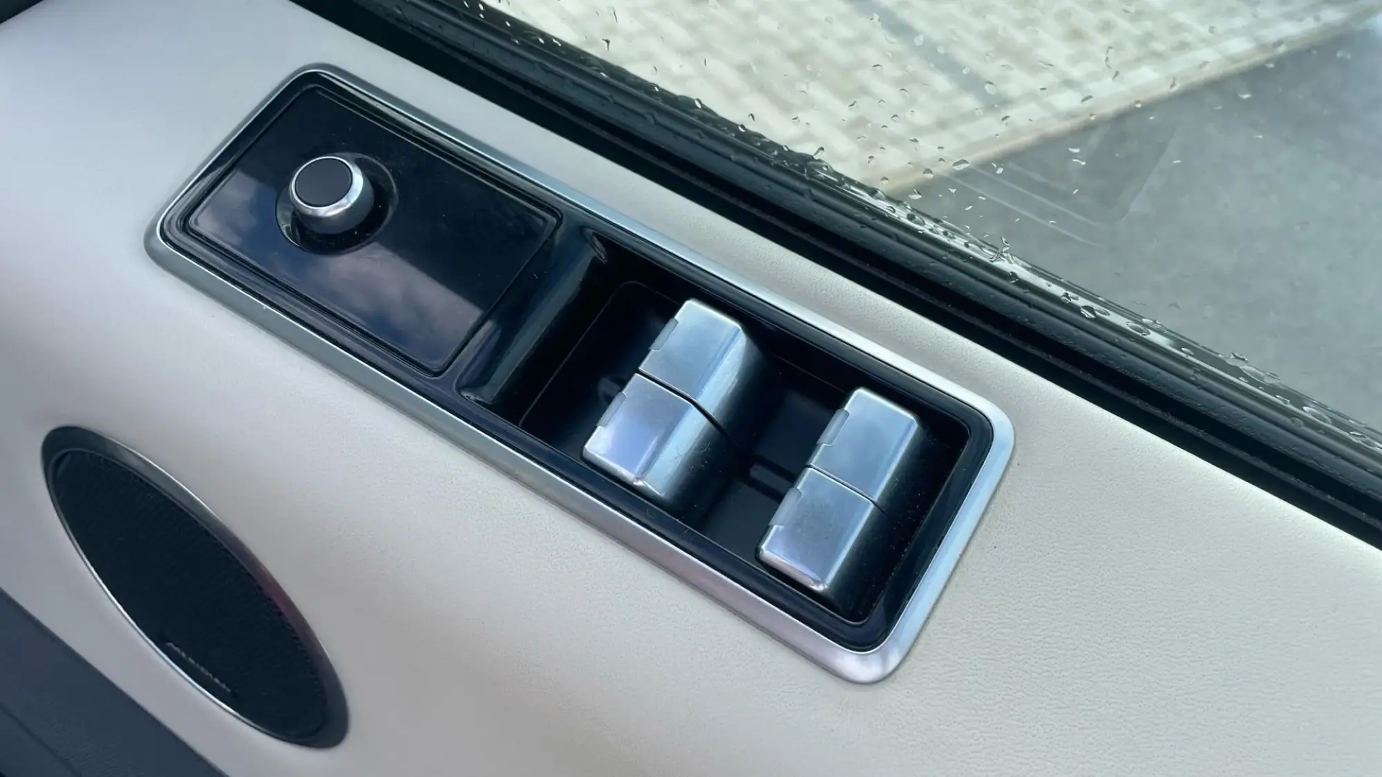Land Rover Range Rover Sport Image 22