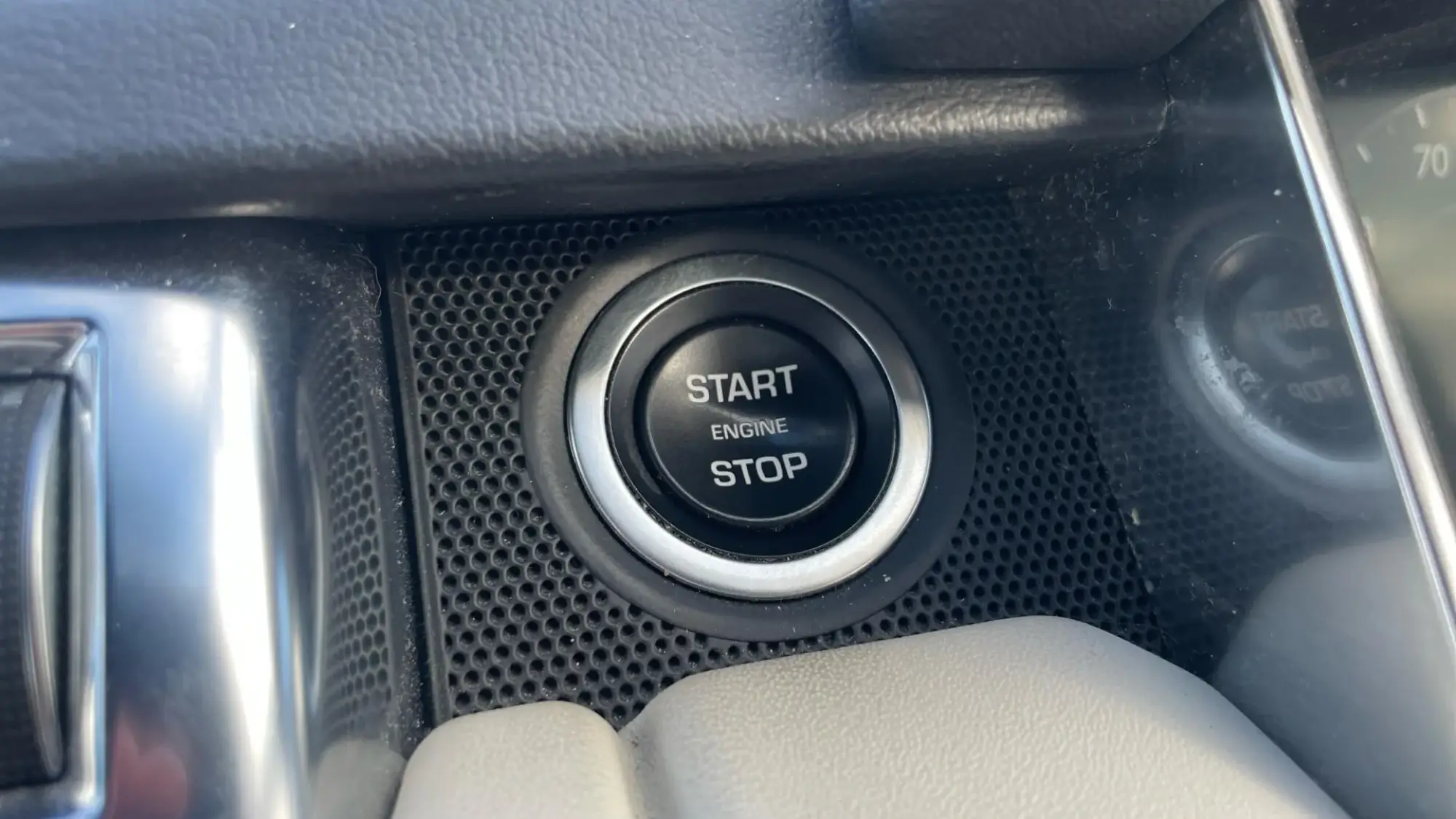 Land Rover Range Rover Sport Image 25