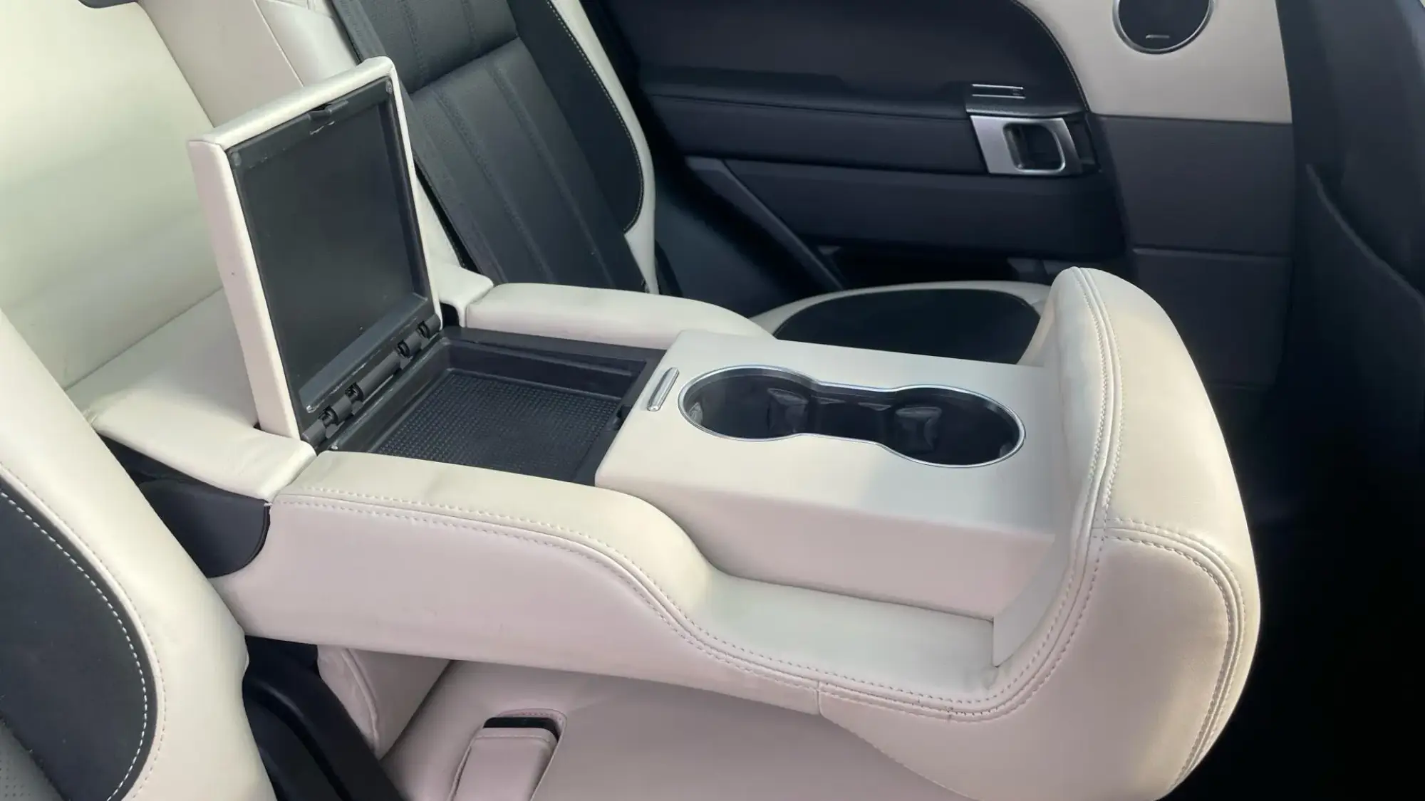 Land Rover Range Rover Sport Image 31
