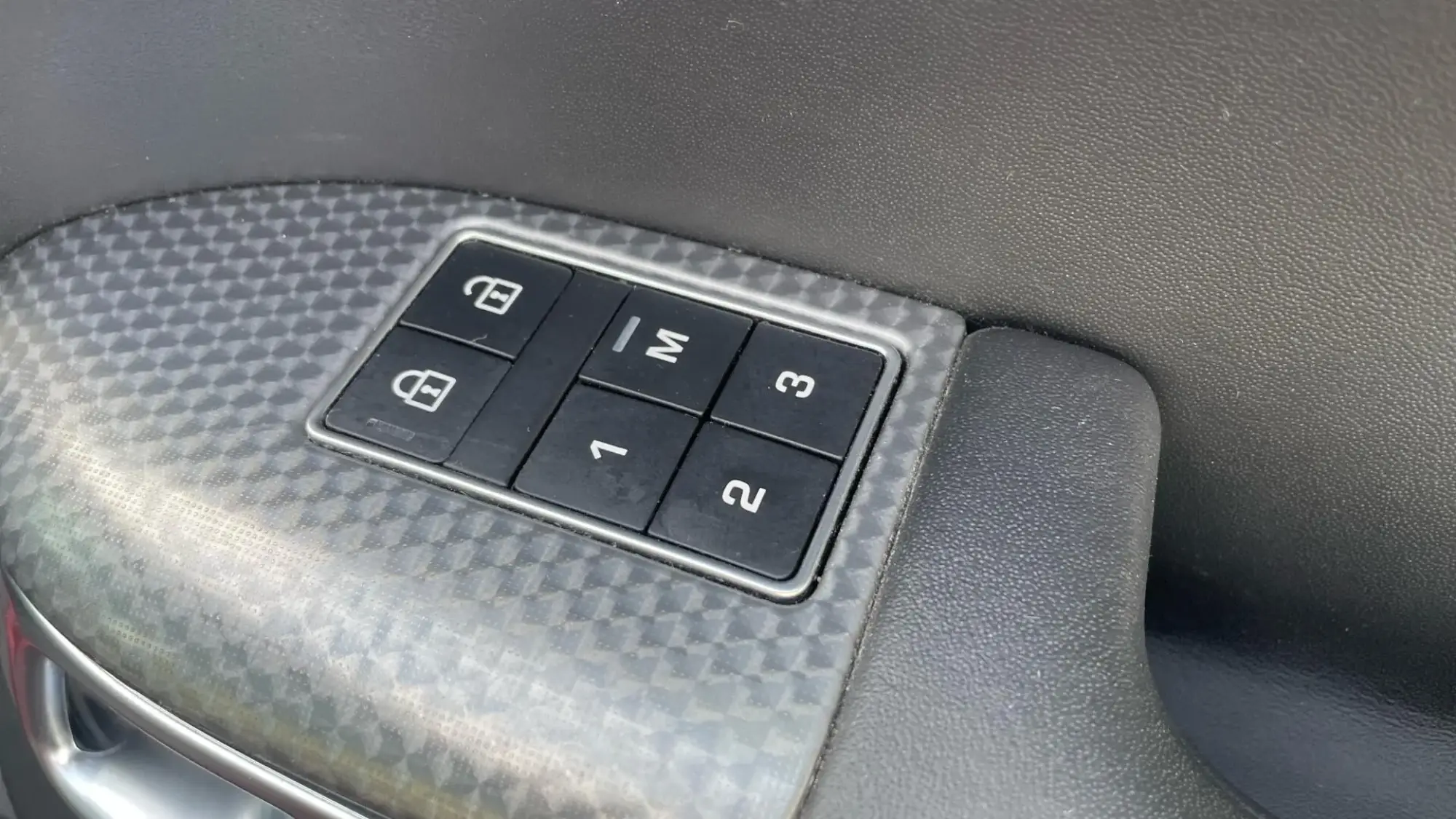 Land Rover Range Rover Sport Image 39