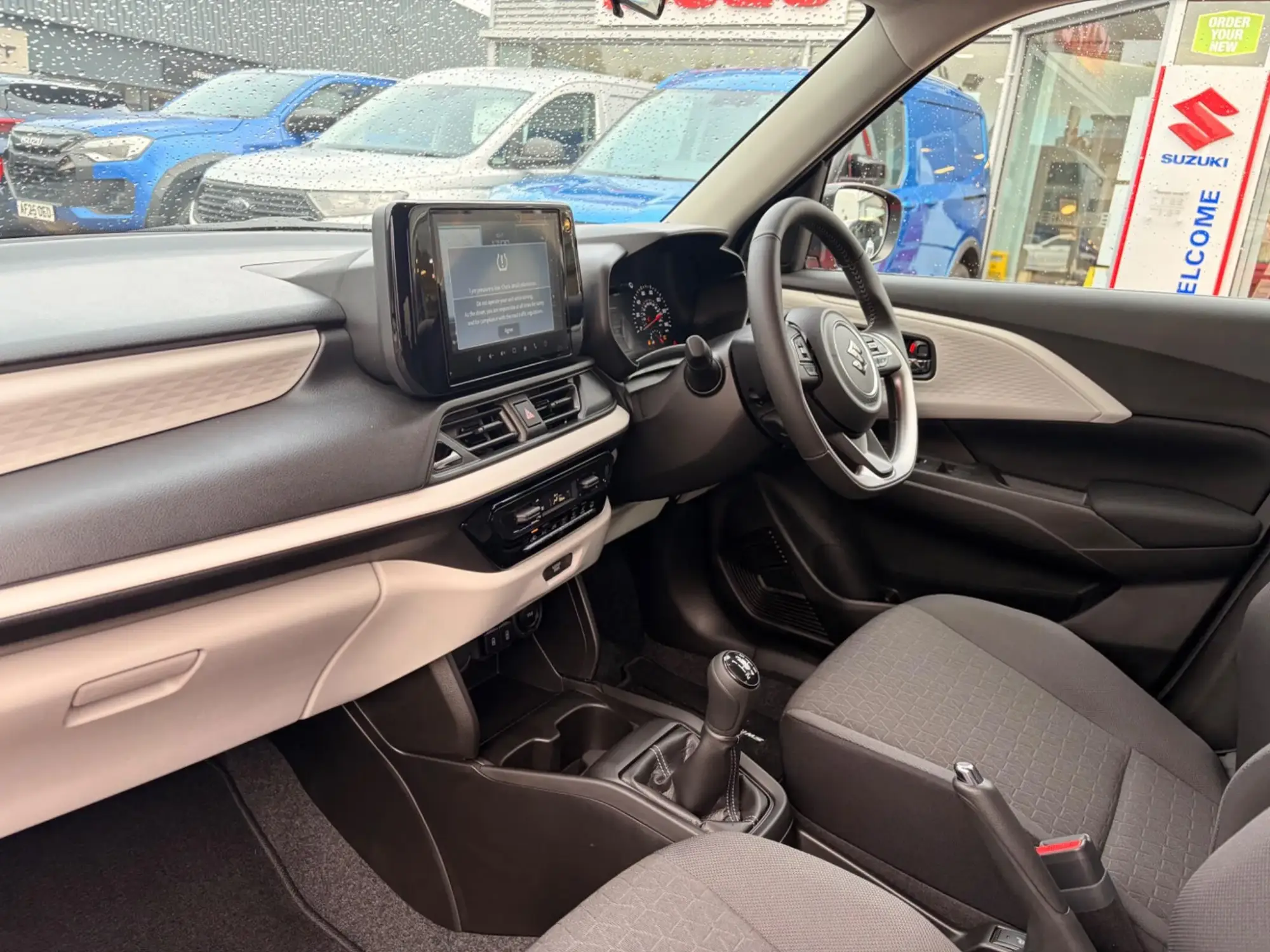 Suzuki Swift Image 32
