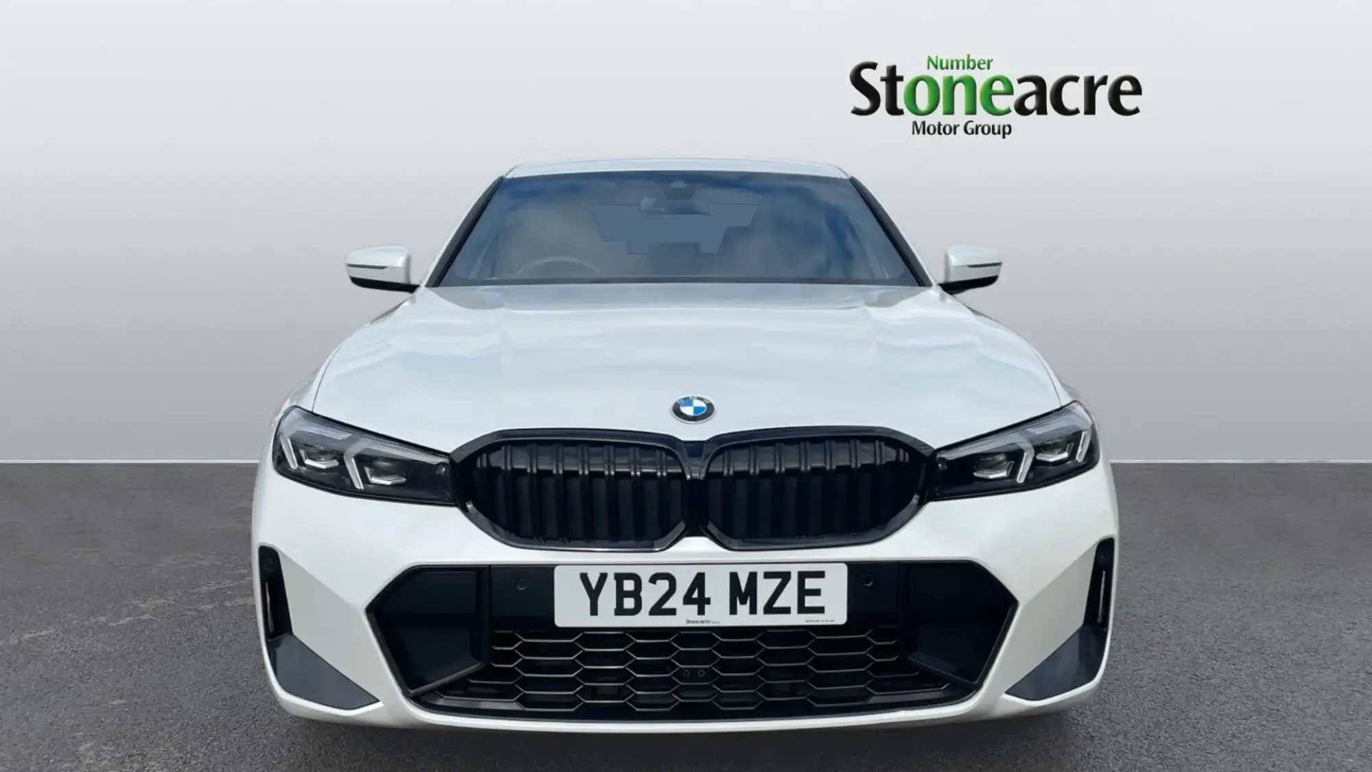 BMW 3 Series Image 8