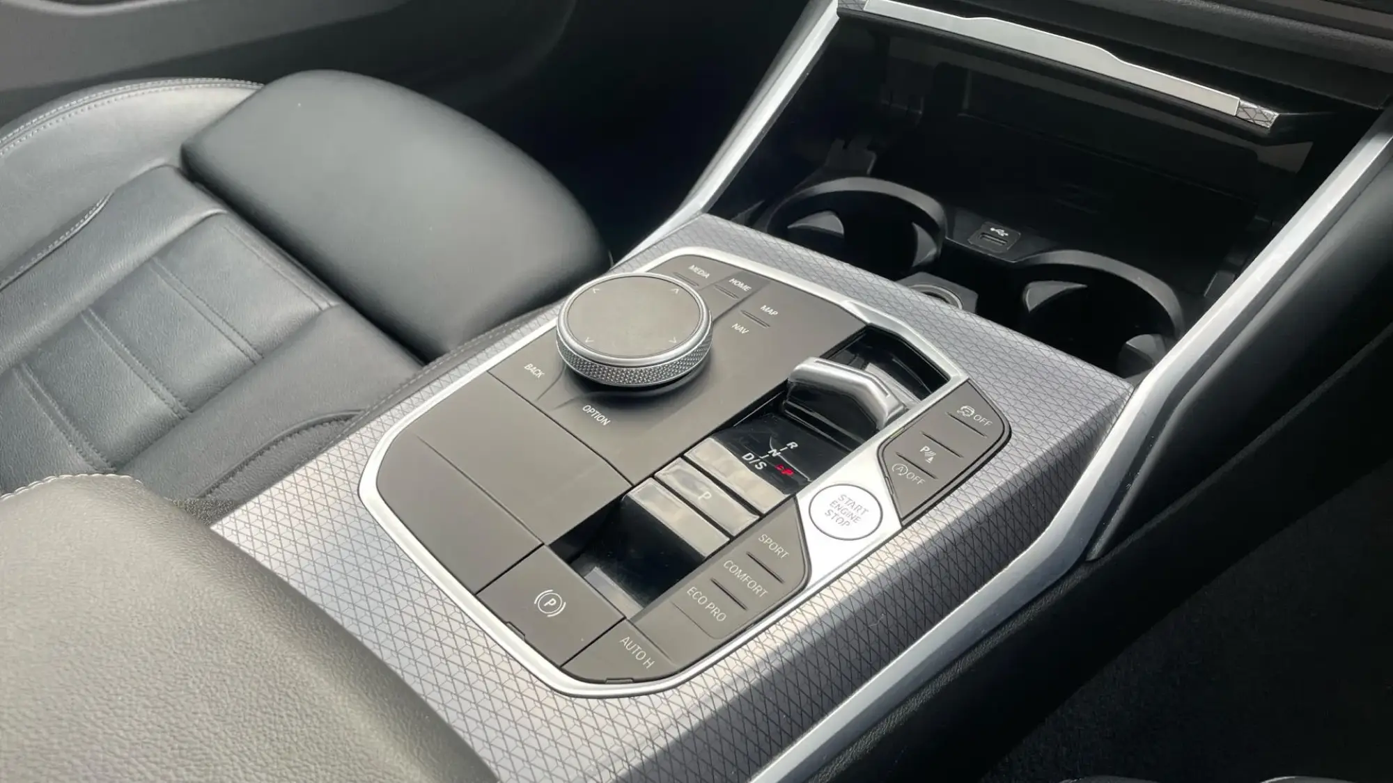 BMW 3 Series Image 24