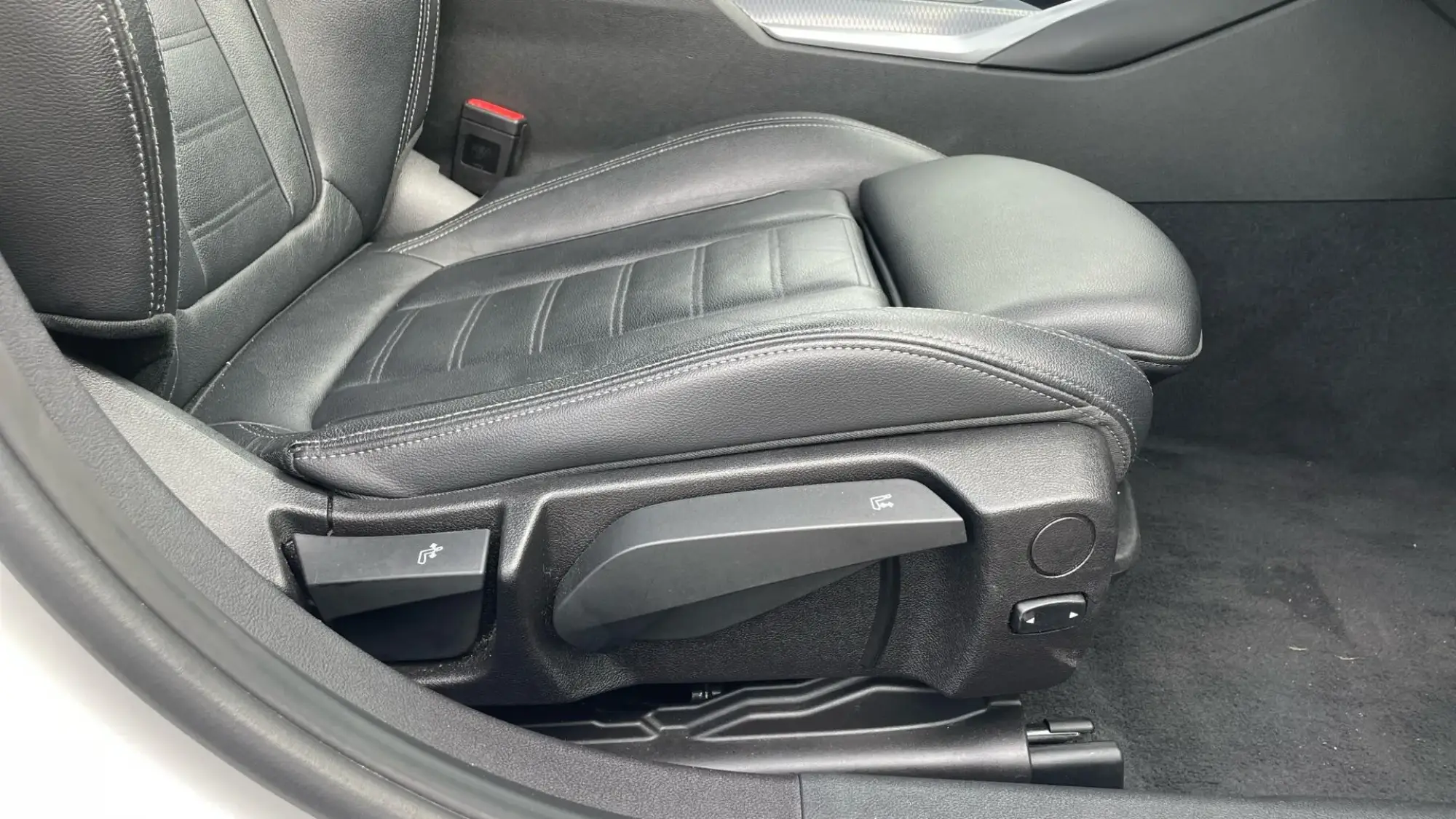 BMW 3 Series Image 28