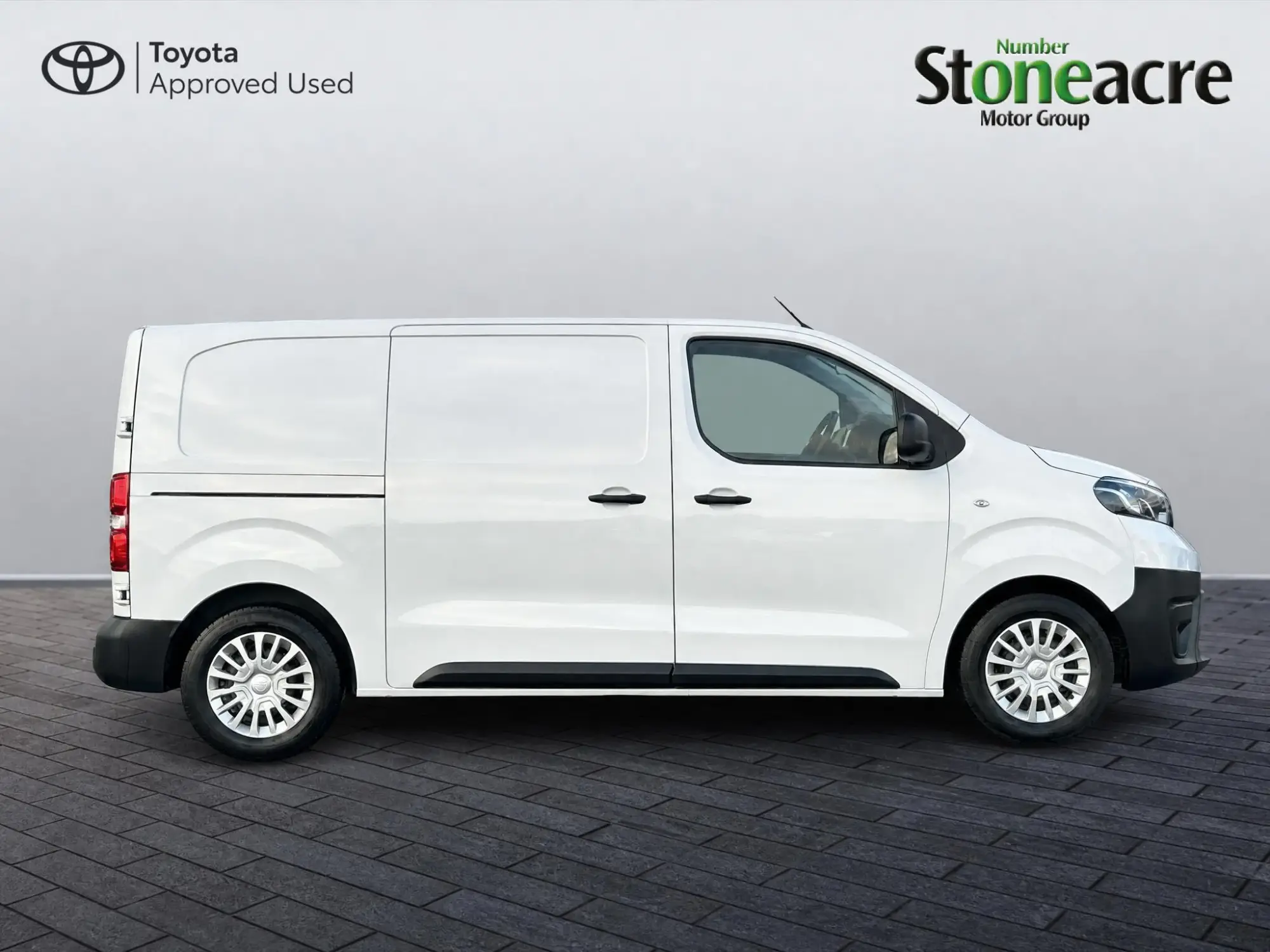 Toyota Proace 1.5D Icon Medium Panel Van MWB Euro 6 (s/s) 6dr NV75TVX Image 2 Toyota Proace 1.5D Icon Medium Panel Van MWB Euro 6 (s/s) 6dr NV75TVX Image 2