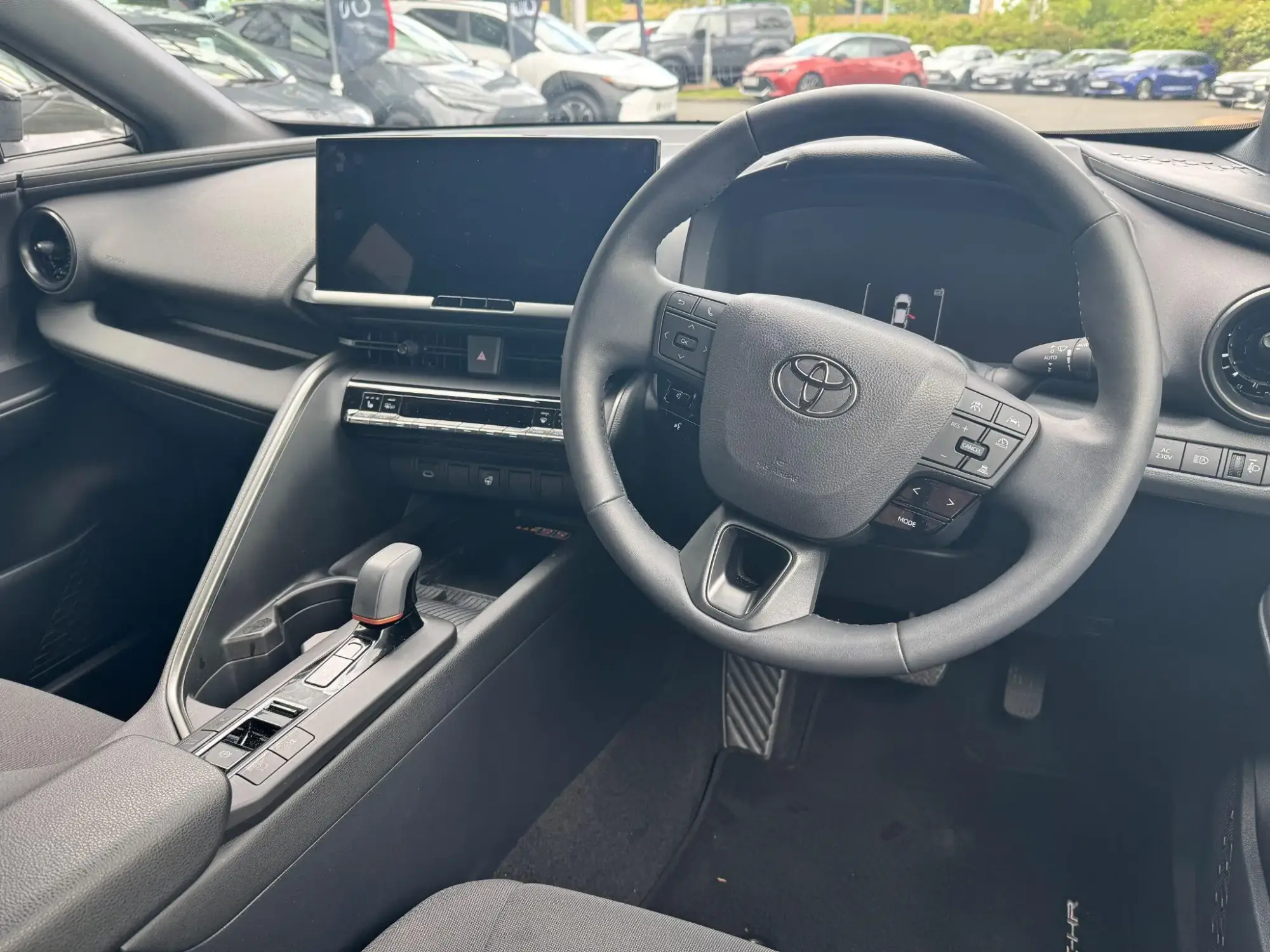 Toyota C-HR Plug-in Hybrid Image 16 Toyota C-HR Plug-in Hybrid Image 16