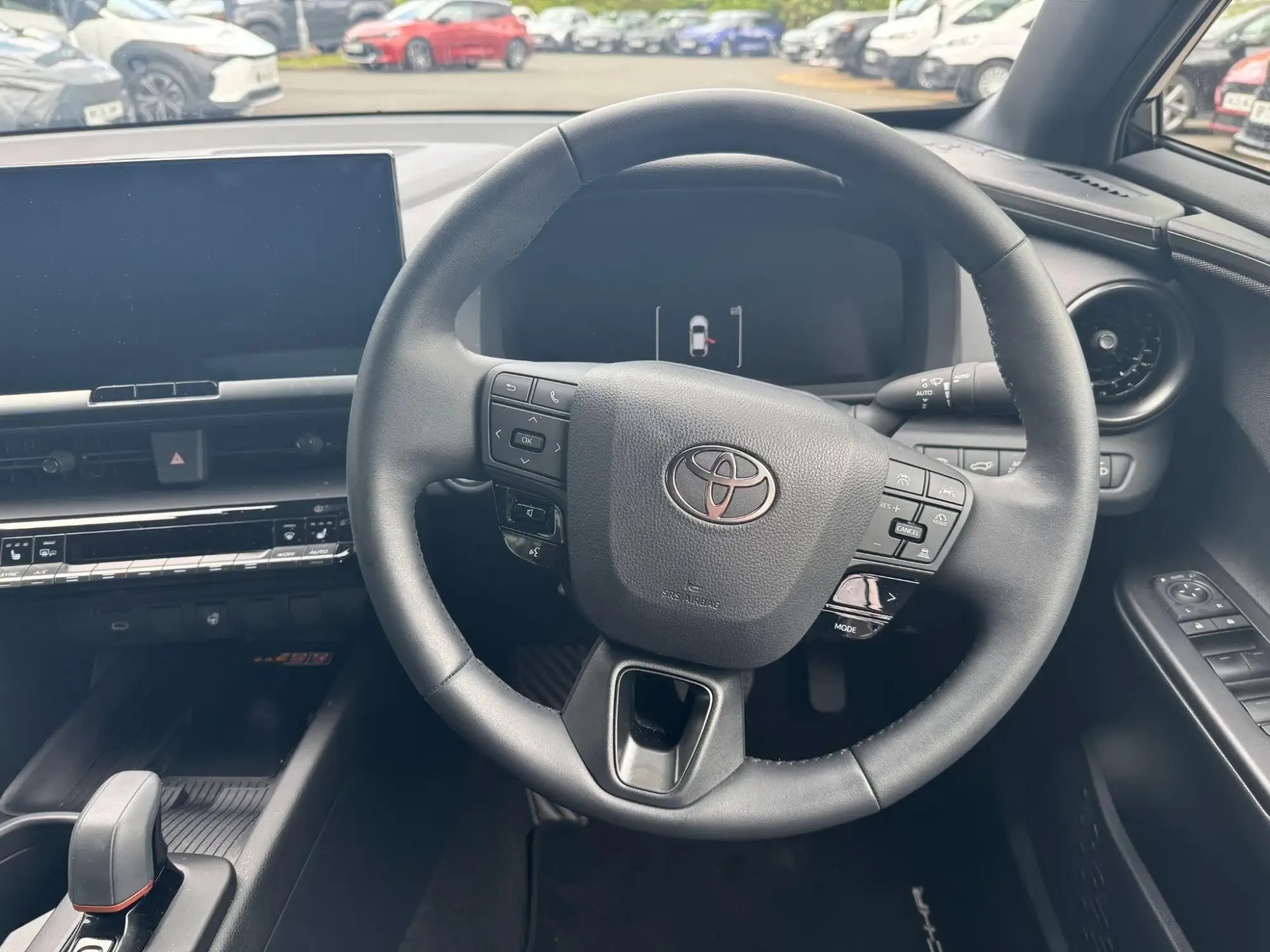 Toyota C-HR Plug-in Hybrid Image 17 Toyota C-HR Plug-in Hybrid Image 17