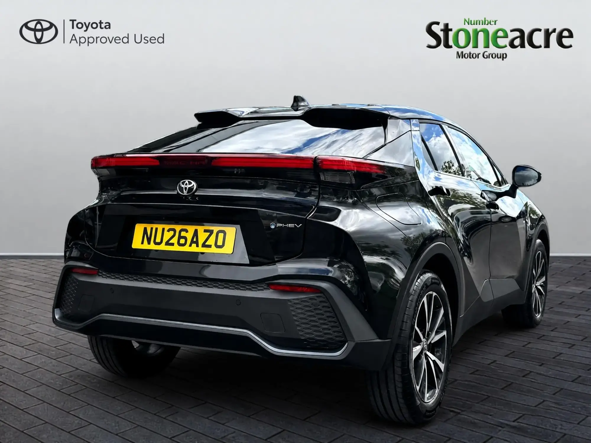Toyota C-HR Plug-in Hybrid 2.0 VVT-h 13.6 kWh Design CVT Euro 6 (s/s) 5dr NU26AZO Image 3 Toyota C-HR Plug-in Hybrid 2.0 VVT-h 13.6 kWh Design CVT Euro 6 (s/s) 5dr NU26AZO Image 3