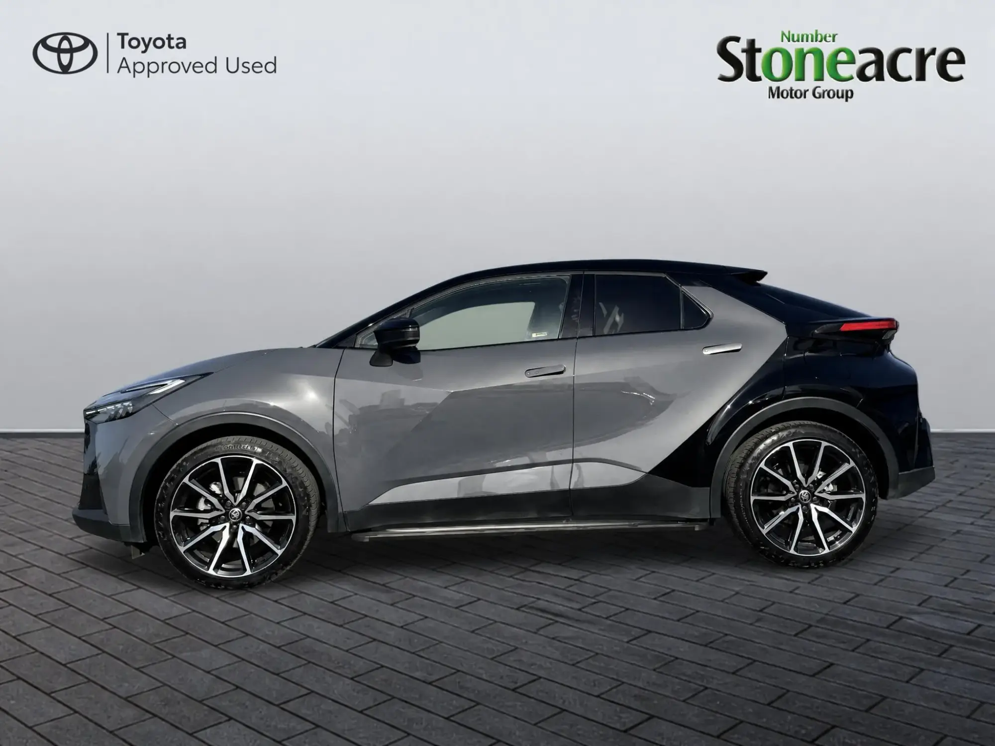 Toyota C-HR Plug-in Hybrid Image 6 Toyota C-HR Plug-in Hybrid Image 6