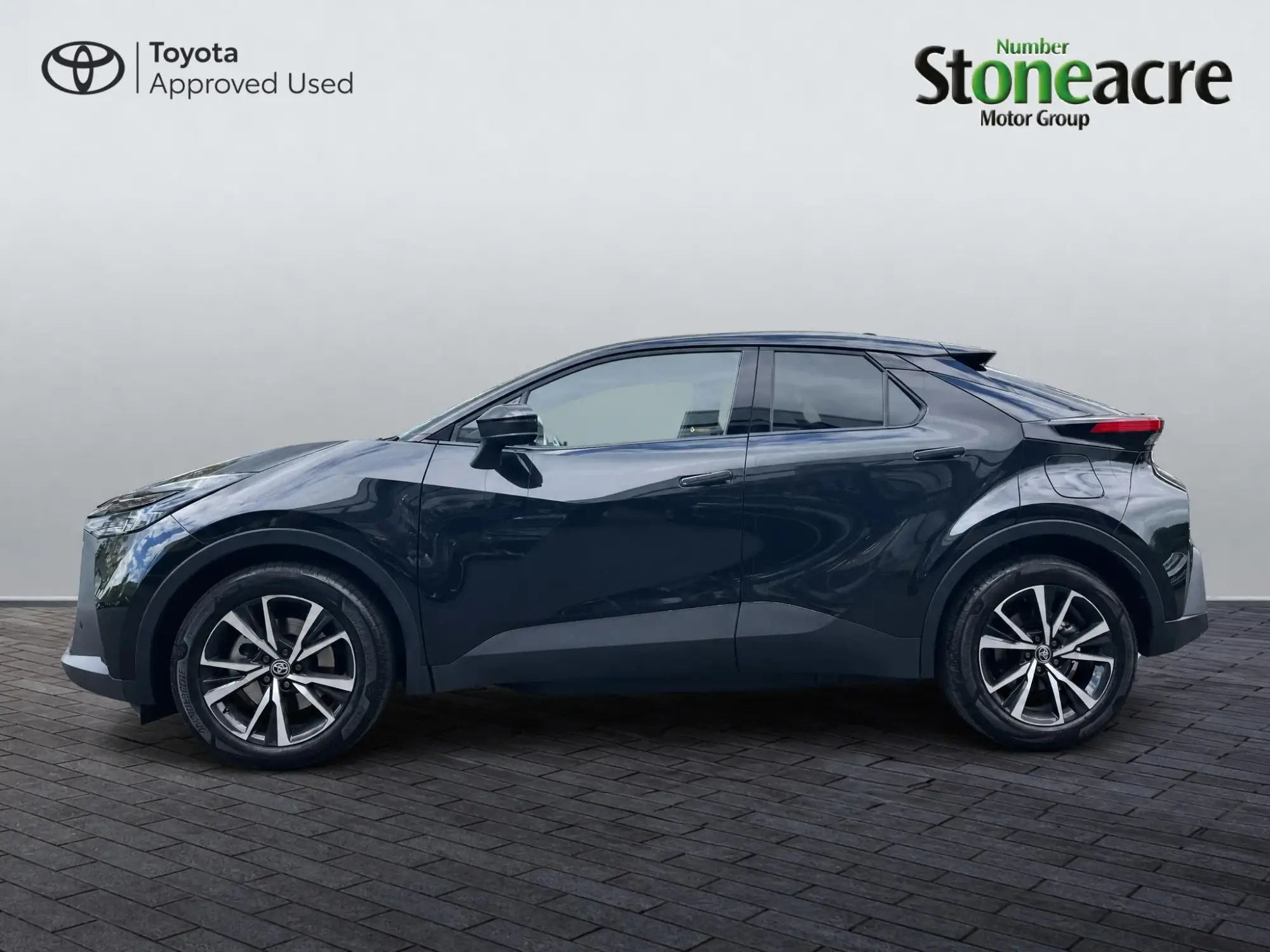 Toyota C-HR Plug-in Hybrid Image 6 Toyota C-HR Plug-in Hybrid Image 6