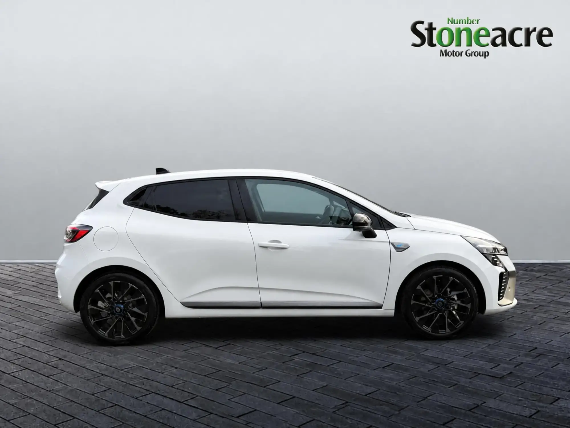 Renault Clio 1.6 E-TECH techno esprit Alpine Auto Euro 6 (s/s) 5dr NX76UUE Image 2 Renault Clio 1.6 E-TECH techno esprit Alpine Auto Euro 6 (s/s) 5dr NX76UUE Image 2