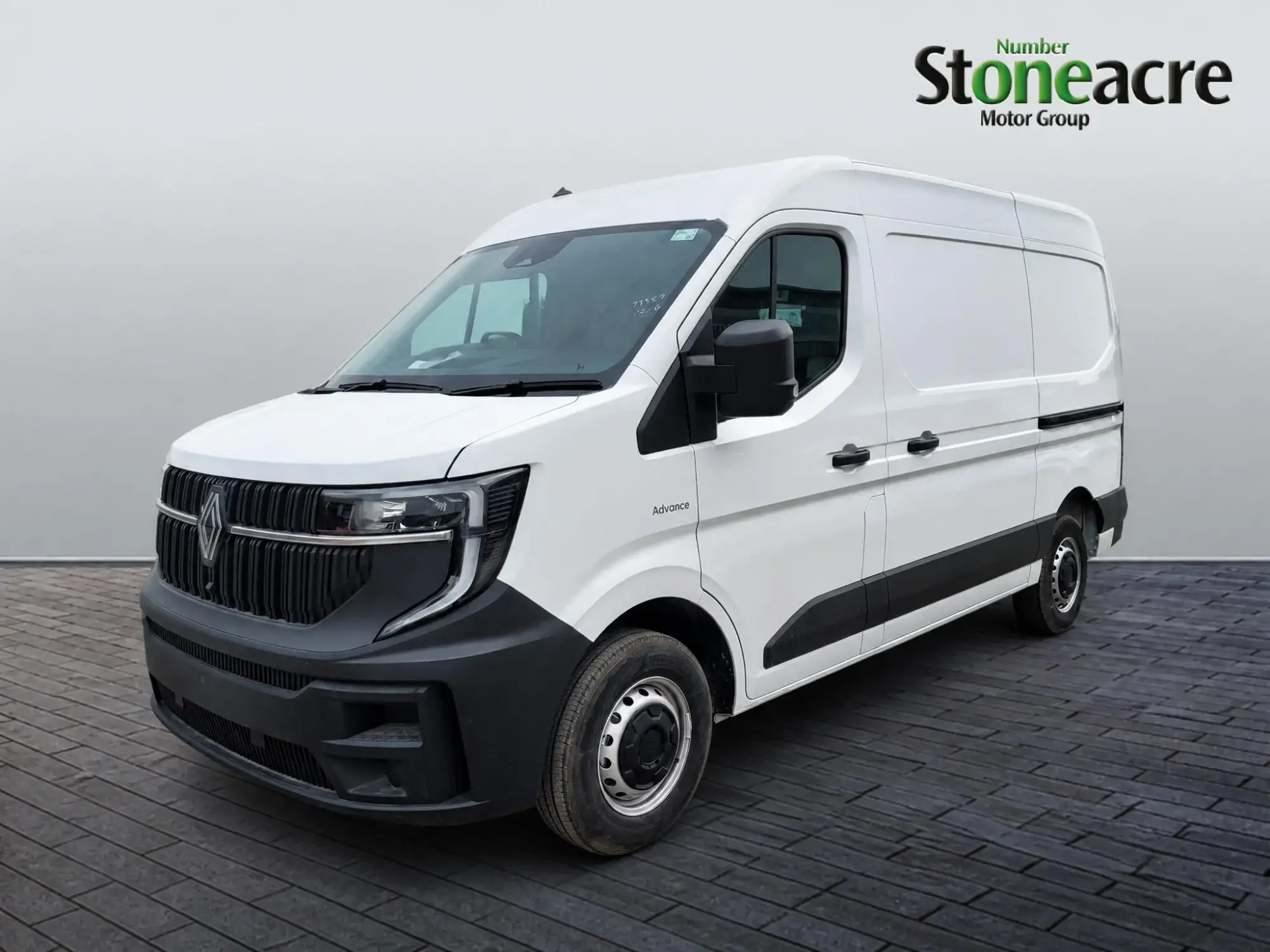 Renault Master 2.0 dCi MM35 Advance Auto L2 H2 Euro 6 (s/s) 5dr Image 2 Renault Master 2.0 dCi MM35 Advance Auto L2 H2 Euro 6 (s/s) 5dr Image 2