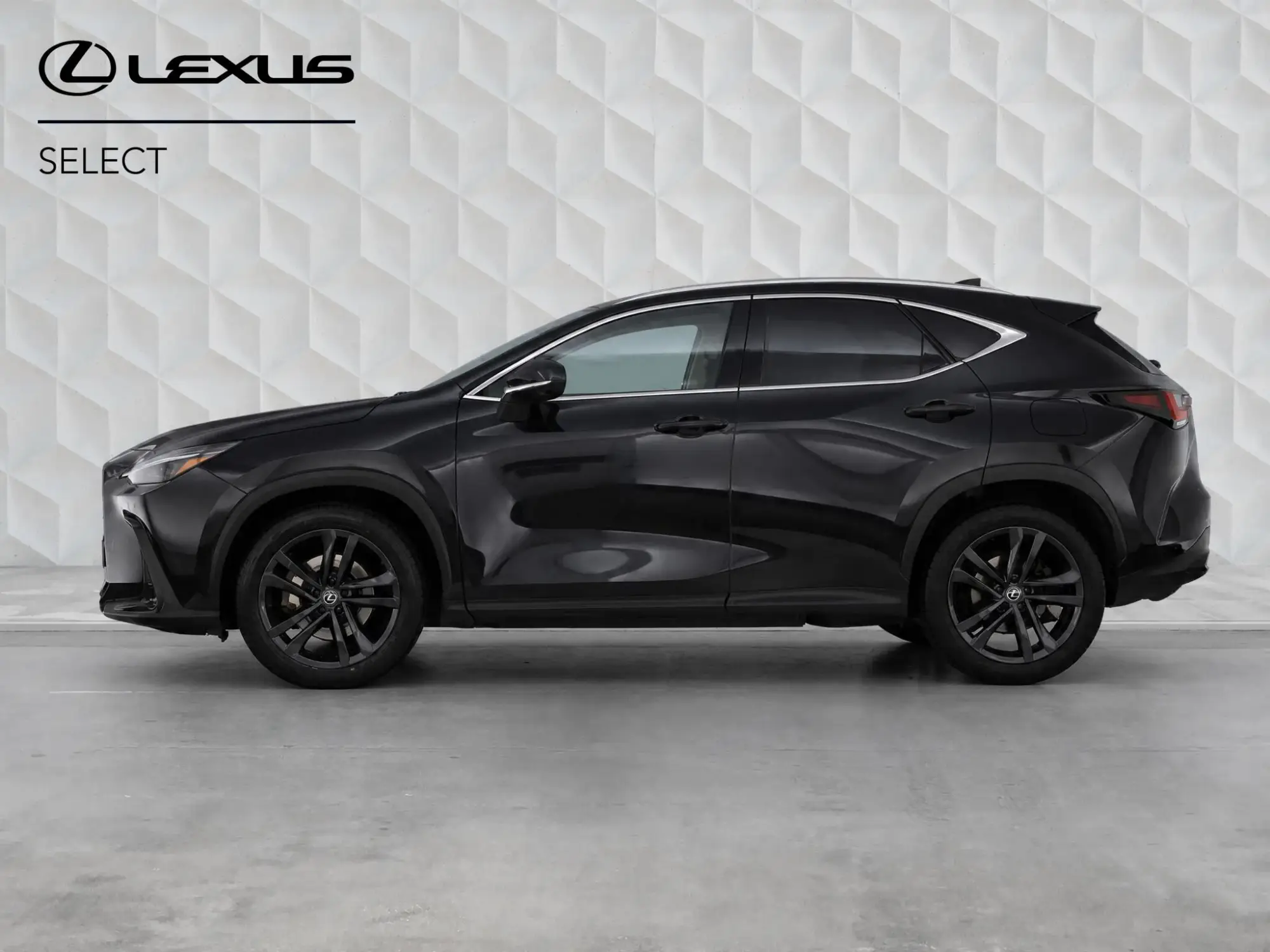 Lexus NX Plug-In Hybrid Image 6 Lexus NX Plug-In Hybrid Image 6