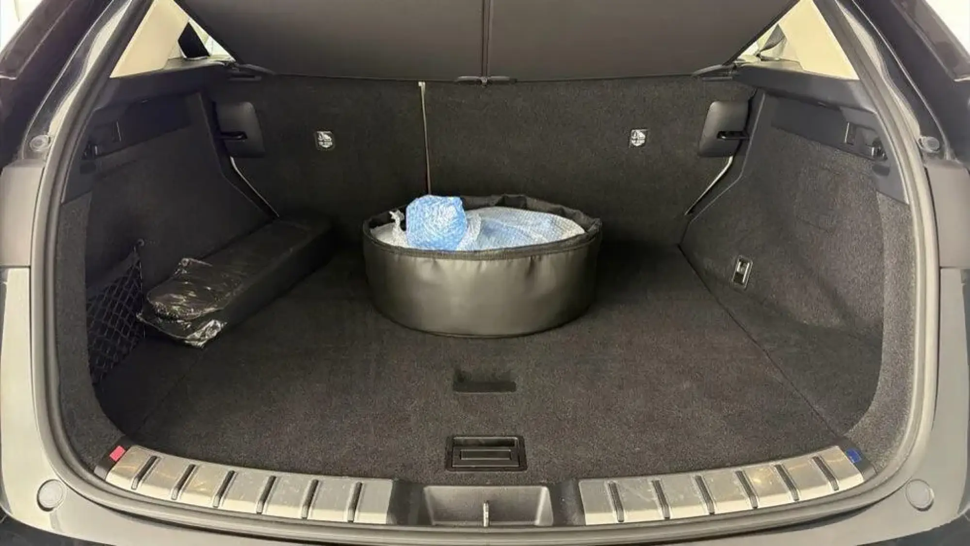 Lexus NX Plug-In Hybrid Image 10 Lexus NX Plug-In Hybrid Image 10