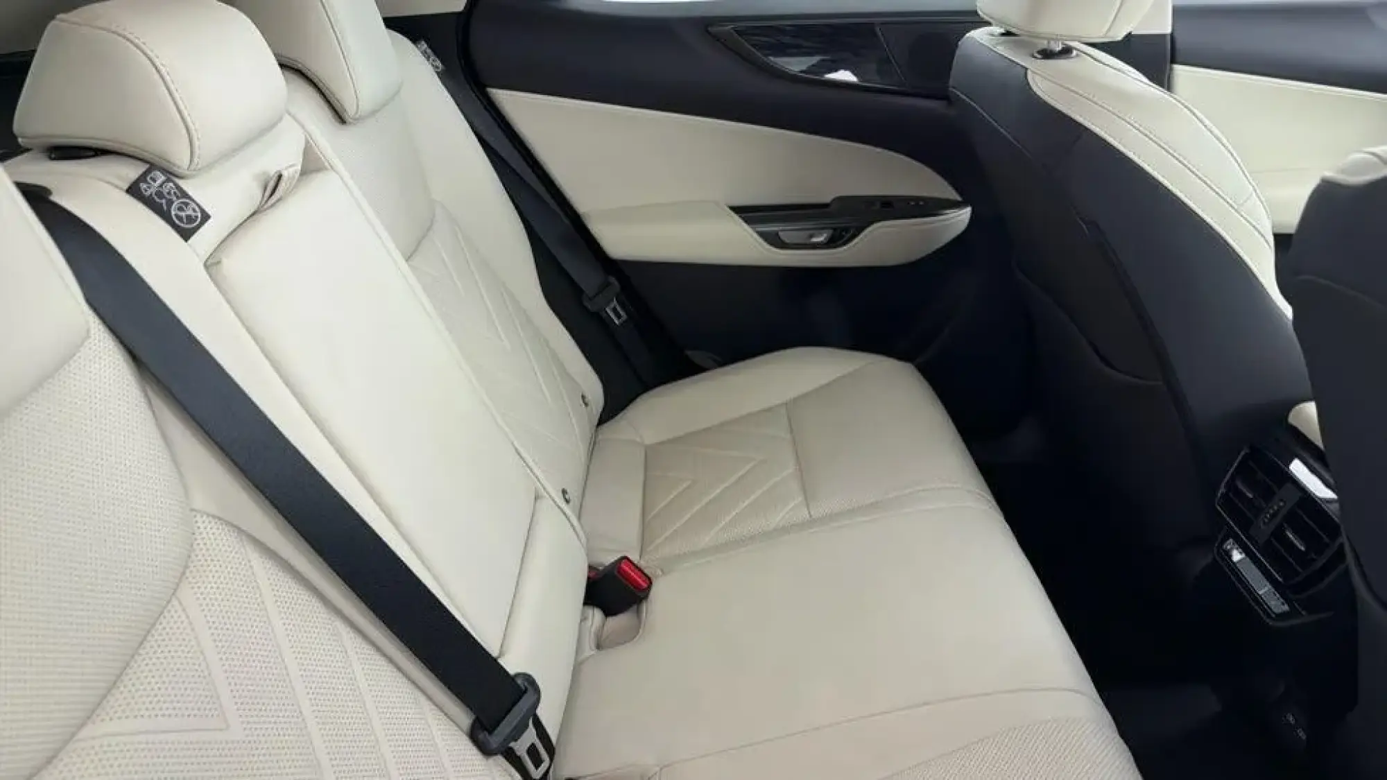 Lexus NX Plug-In Hybrid Image 17 Lexus NX Plug-In Hybrid Image 17