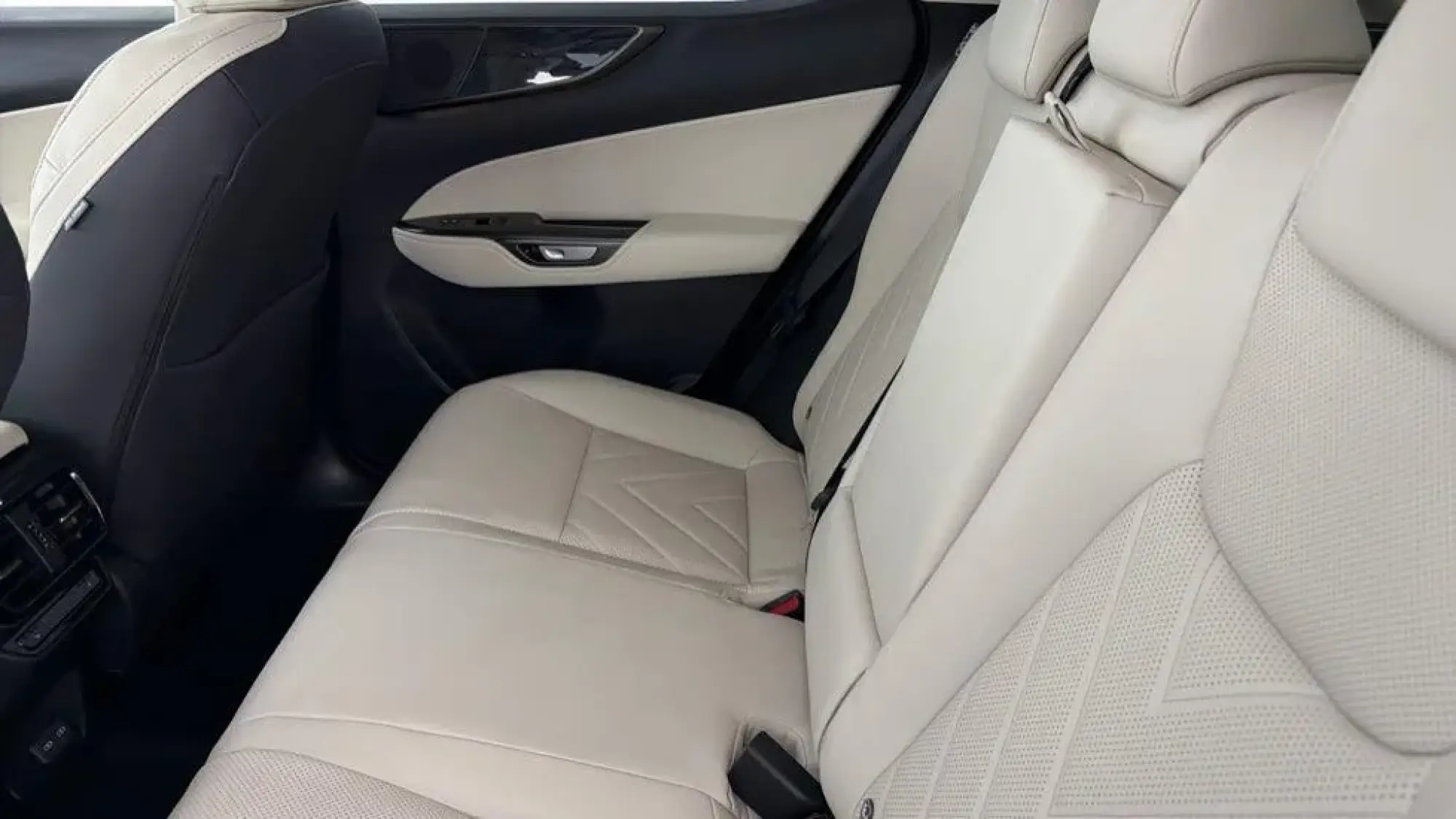 Lexus NX Plug-In Hybrid Image 18 Lexus NX Plug-In Hybrid Image 18