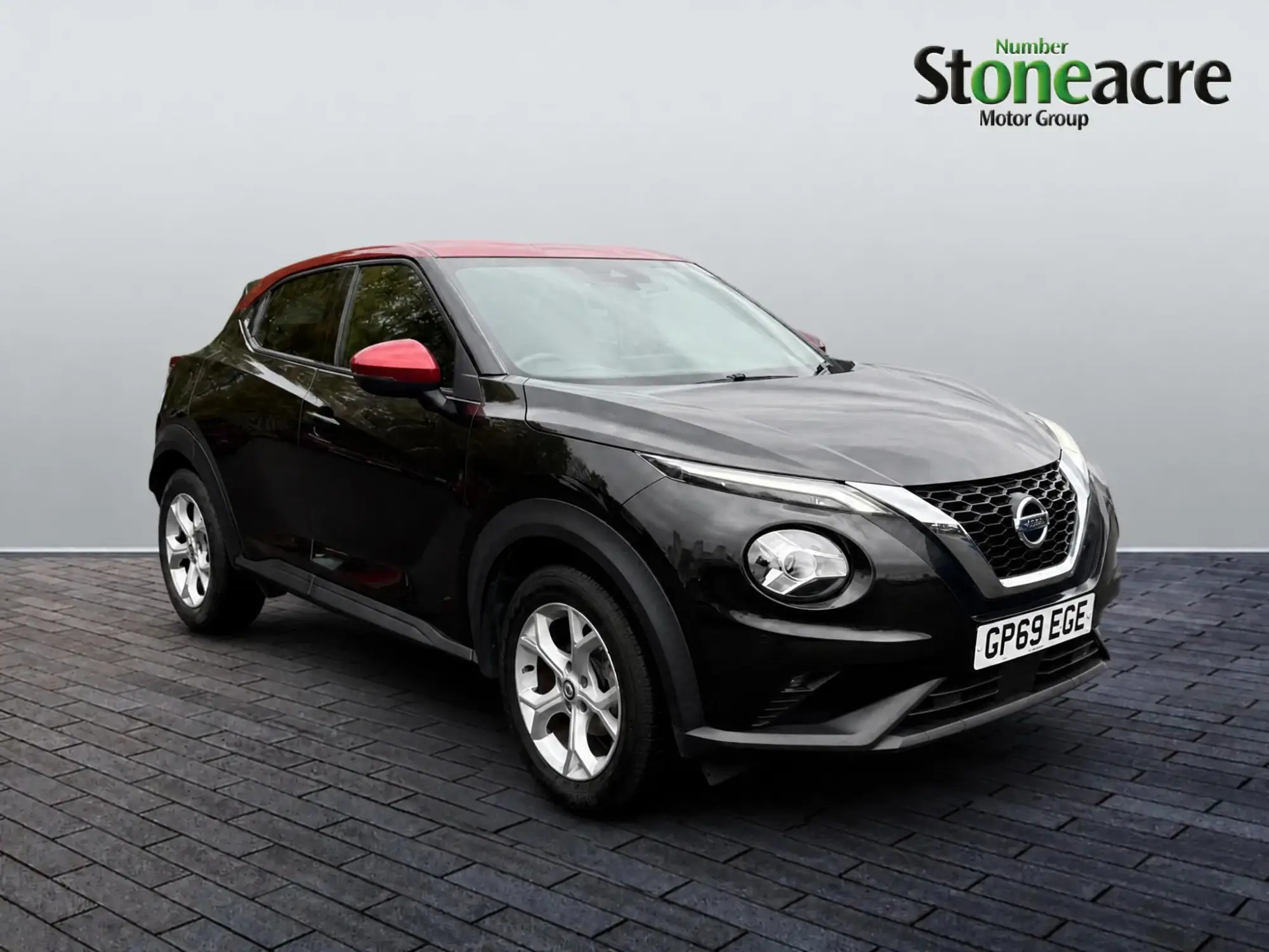 Nissan Juke 1.0 DiG-T N-Connecta 5dr GP69EGE Image 1 Nissan Juke 1.0 DiG-T N-Connecta 5dr GP69EGE Image 1