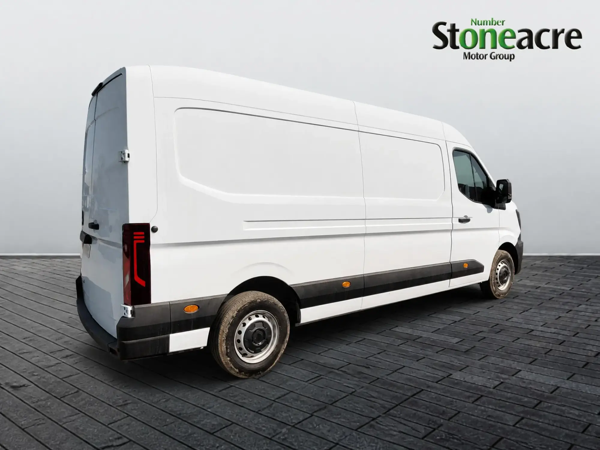 Renault Master 2.0 dCi LM35 Advance Auto L3 H2 Euro 6 (s/s) 5dr Image 3 Renault Master 2.0 dCi LM35 Advance Auto L3 H2 Euro 6 (s/s) 5dr Image 3