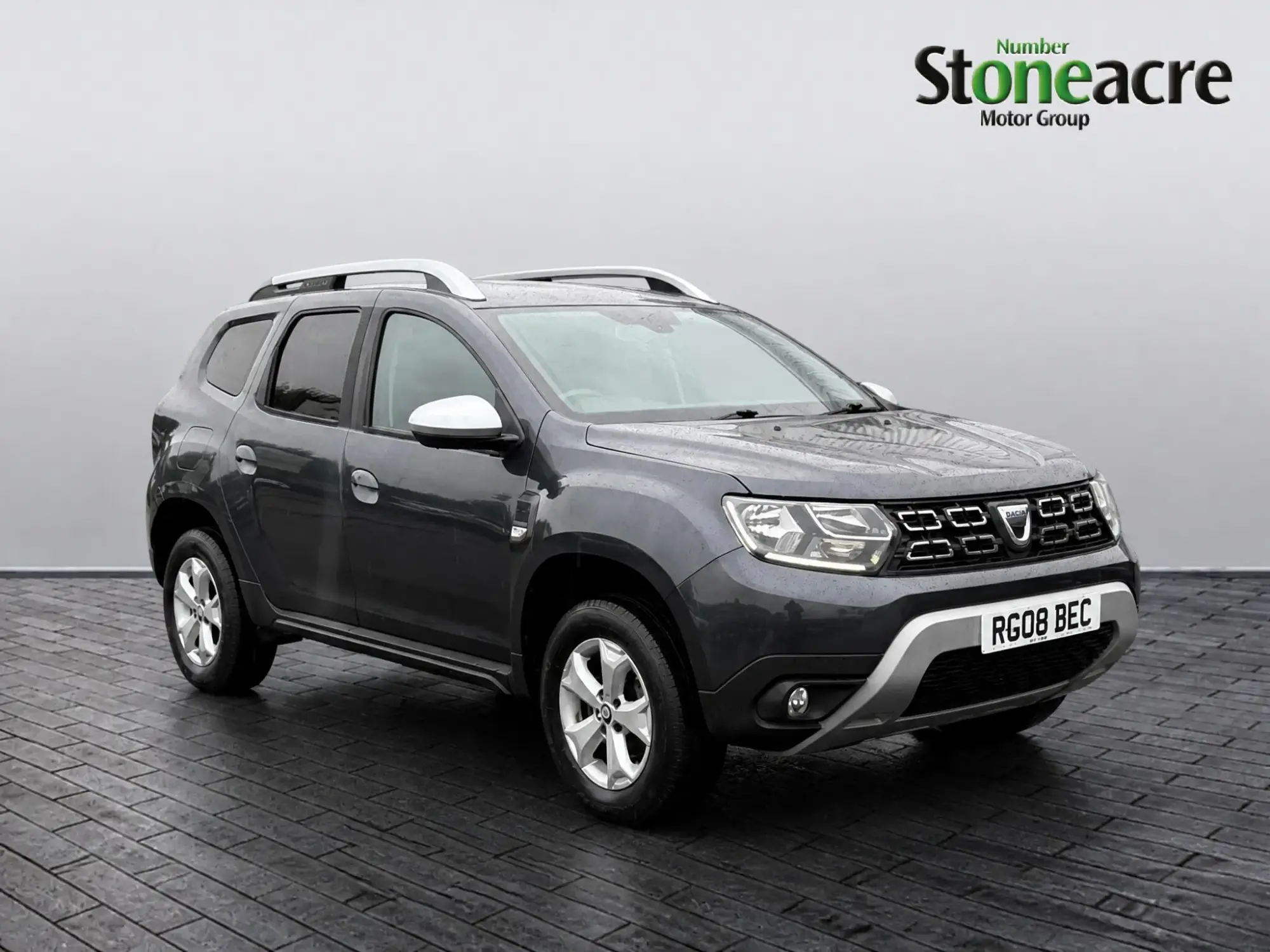 Dacia Duster 1.6 SCe Comfort Euro 6 (s/s) 5dr PN68DMZ Image 1 Dacia Duster 1.6 SCe Comfort Euro 6 (s/s) 5dr PN68DMZ Image 1