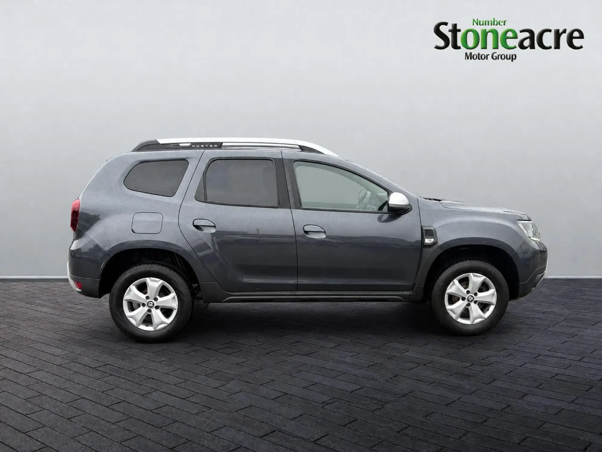 Dacia Duster 1.6 SCe Comfort Euro 6 (s/s) 5dr PN68DMZ Image 2 Dacia Duster 1.6 SCe Comfort Euro 6 (s/s) 5dr PN68DMZ Image 2