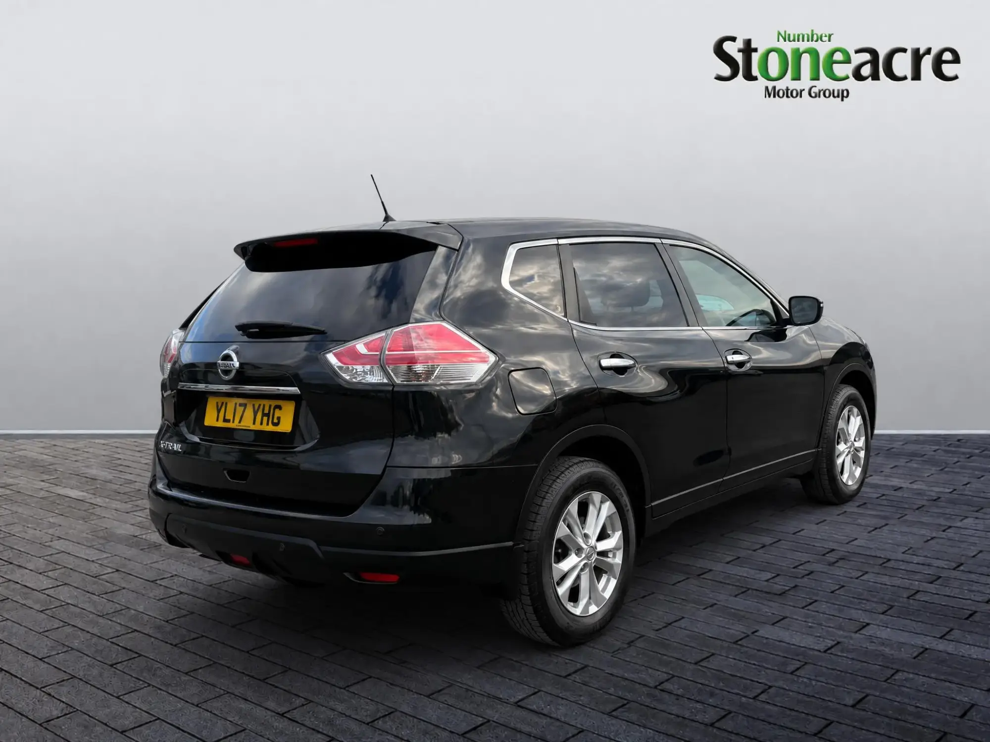 Nissan X-Trail 1.6 dCi Acenta XTRON Euro 6 (s/s) 5dr YL17YHG Image 3