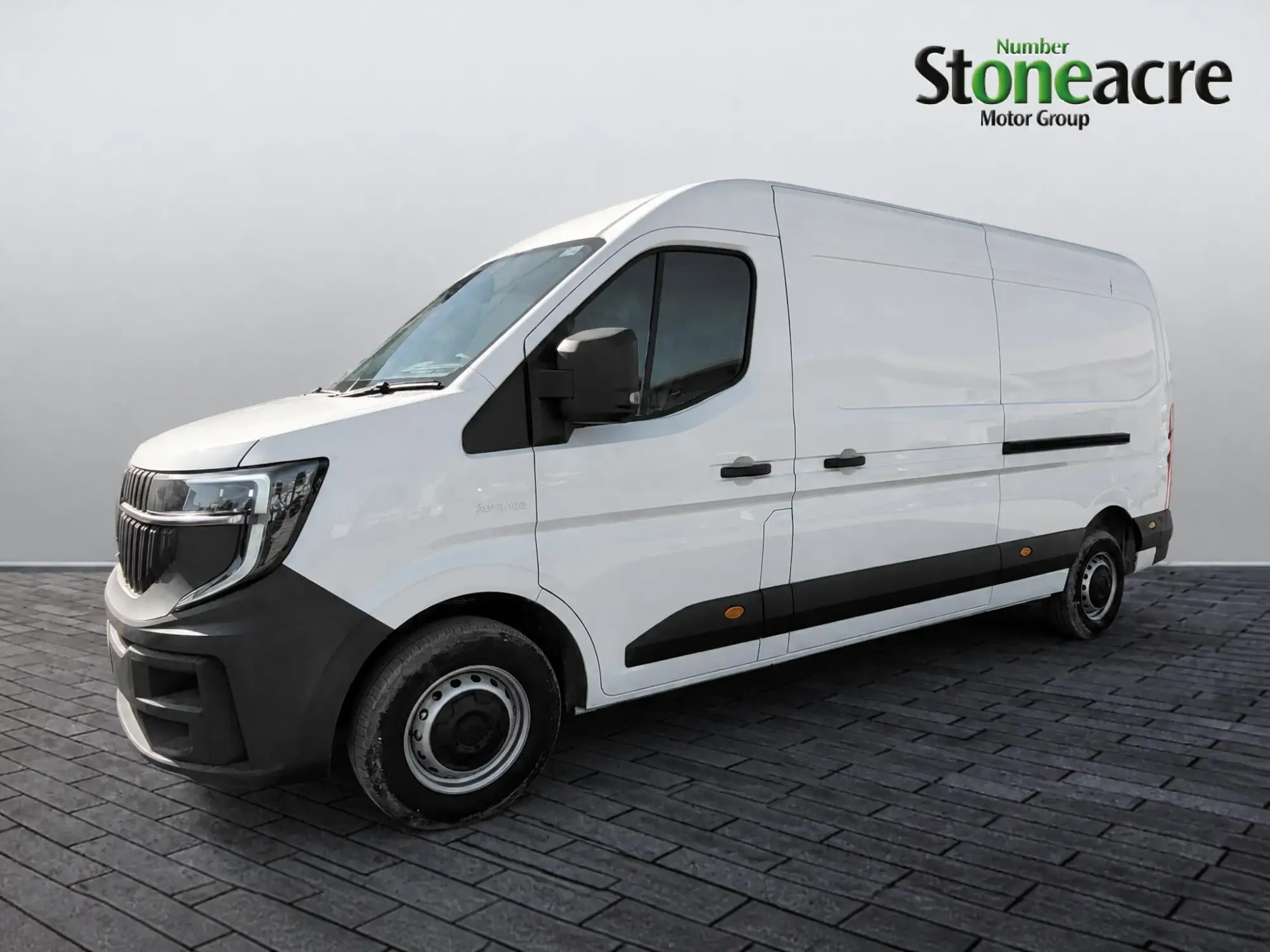 Renault Master 2.0 dCi 35 Advance LWB Medium Roof Euro 6 (s/s) 5dr Image 1 Renault Master 2.0 dCi 35 Advance LWB Medium Roof Euro 6 (s/s) 5dr Image 1