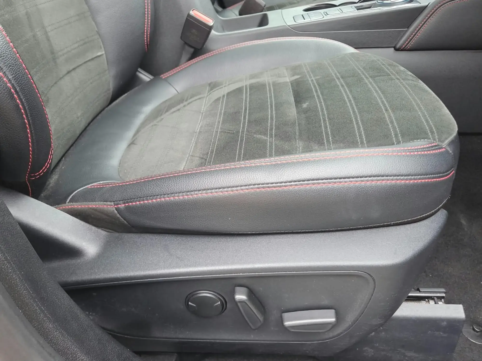 Ford Kuga Plug-In Hybrid Image 13 Ford Kuga Plug-In Hybrid Image 13