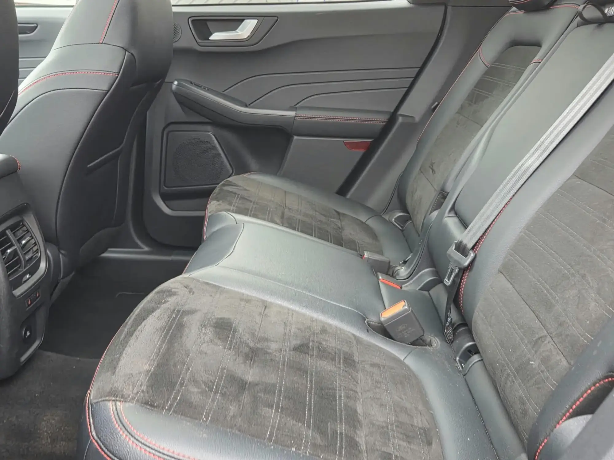 Ford Kuga Plug-In Hybrid Image 15 Ford Kuga Plug-In Hybrid Image 15