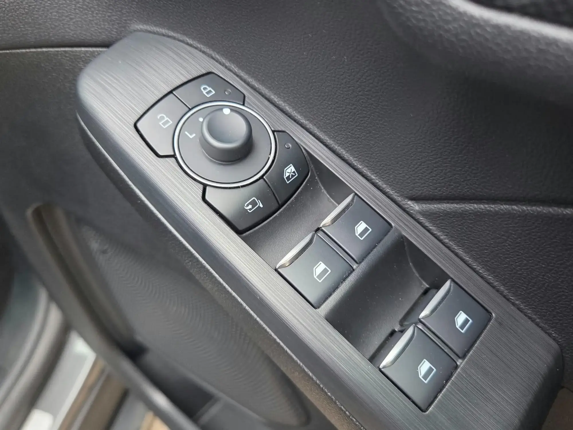 Ford Kuga Plug-In Hybrid Image 20 Ford Kuga Plug-In Hybrid Image 20