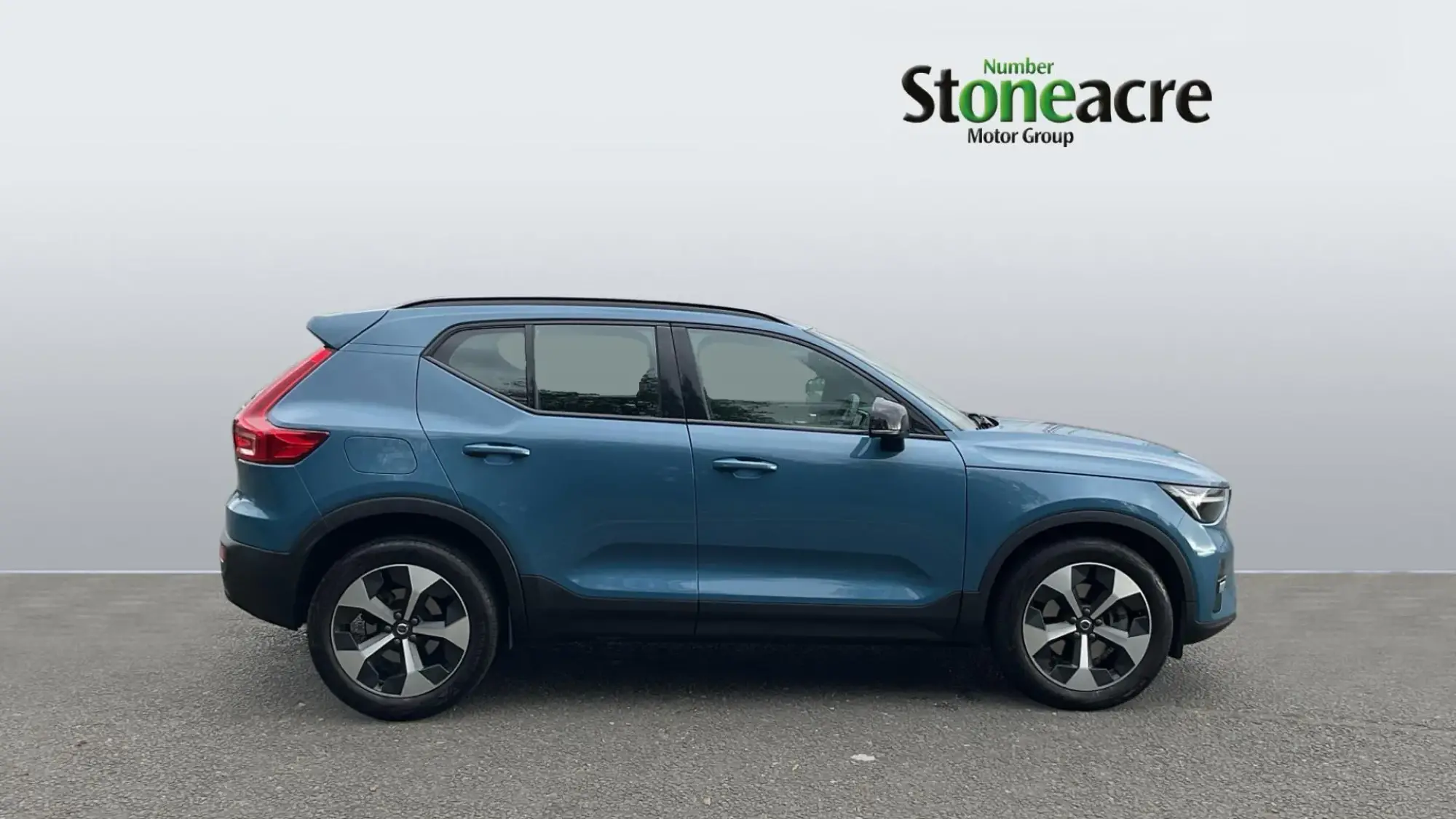 Volvo XC40 2.0 B4P Plus Dark 5dr Auto ND74OFV Image 3 Volvo XC40 2.0 B4P Plus Dark 5dr Auto ND74OFV Image 3