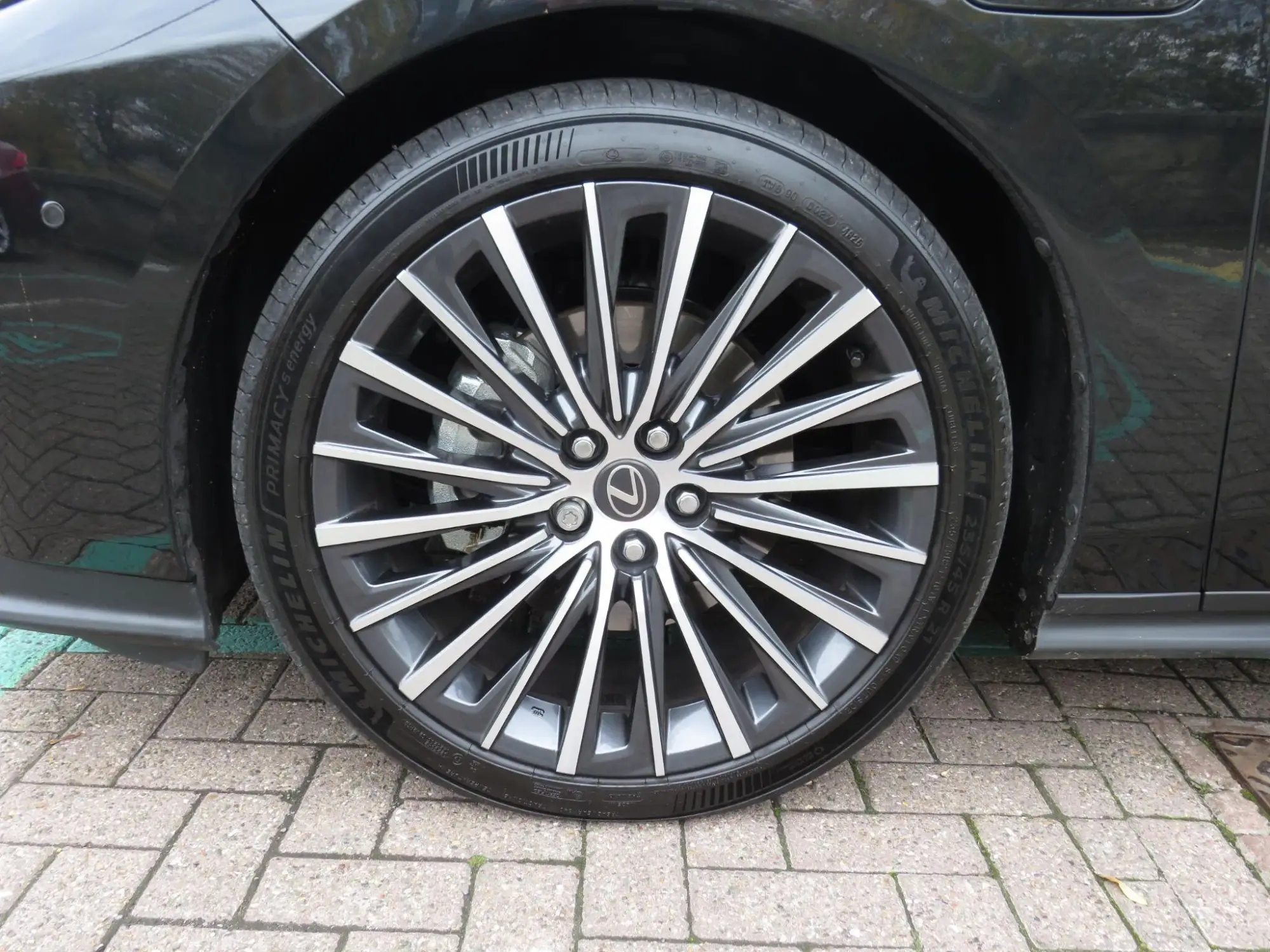 Lexus ES Image 9
