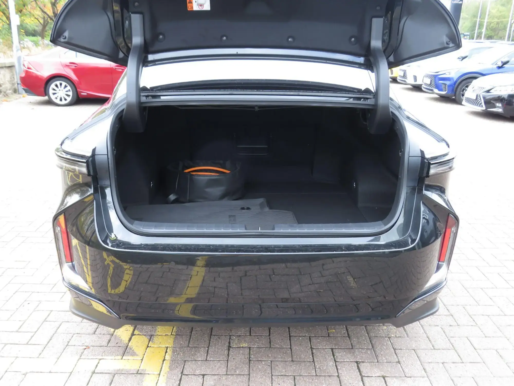 Lexus ES Image 10