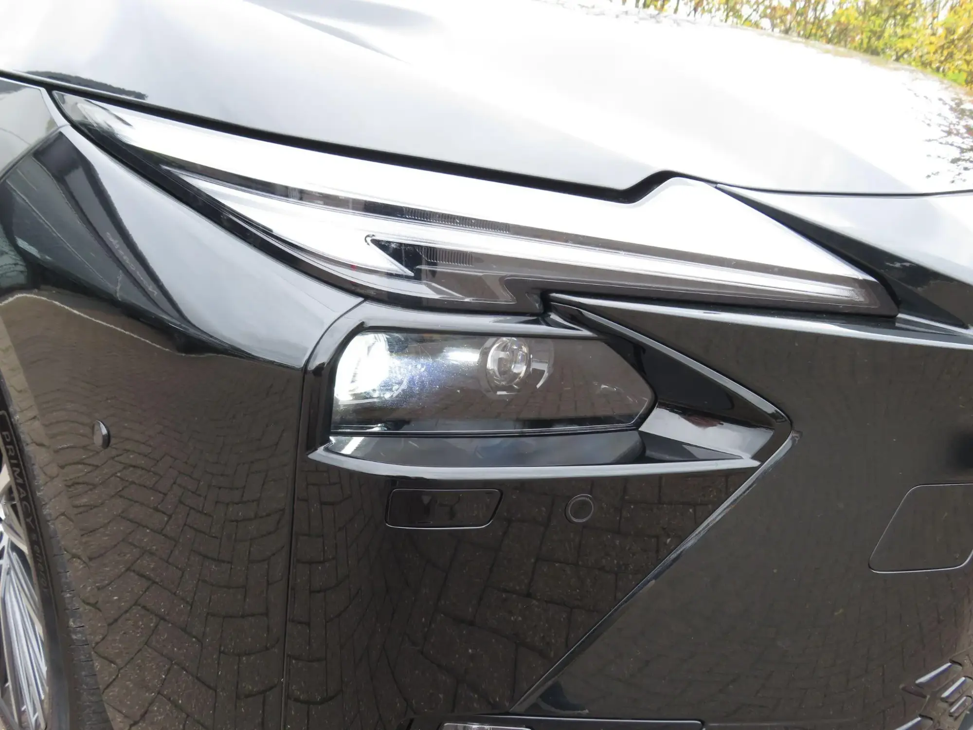 Lexus ES Image 23